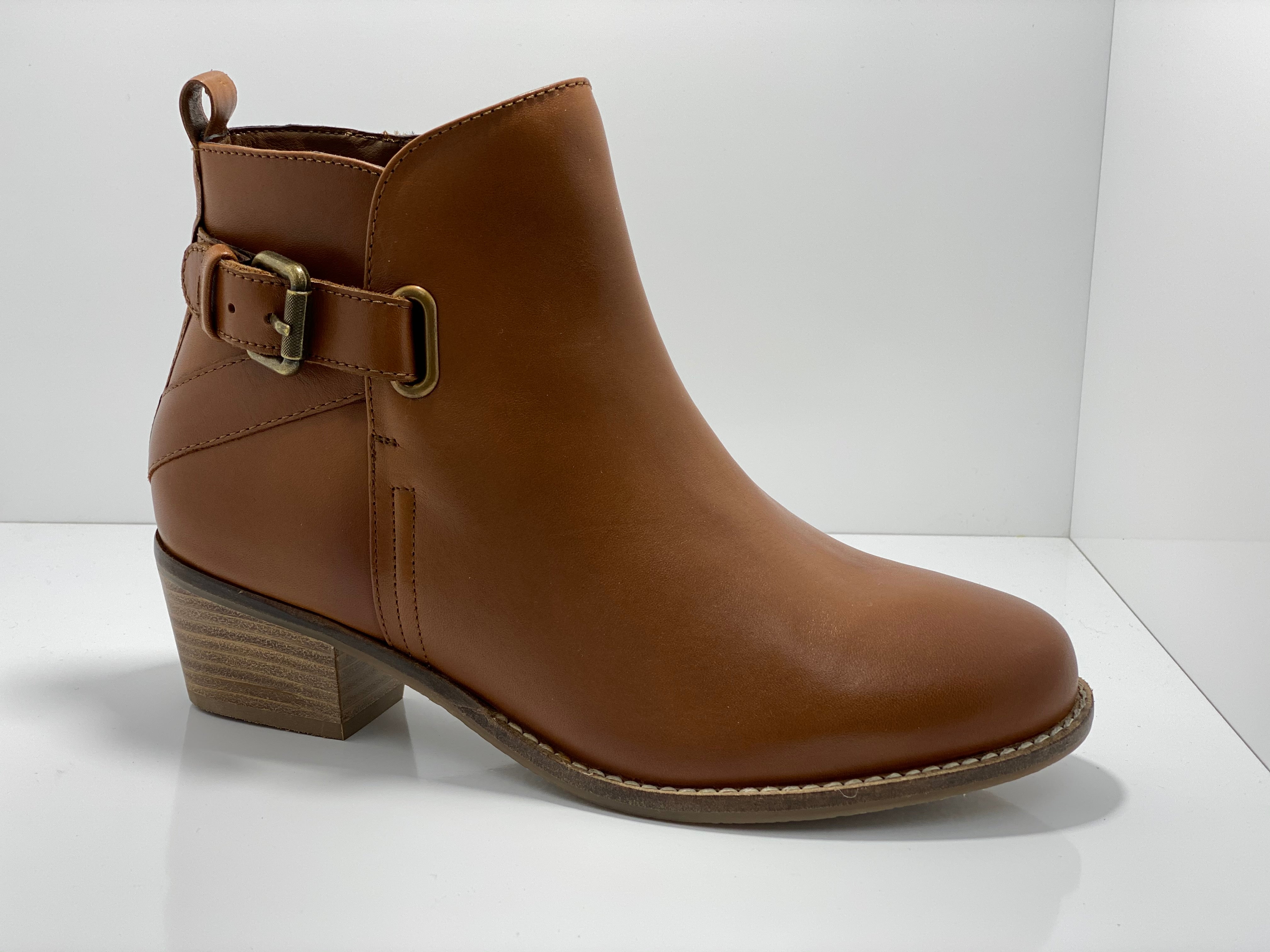 Mandy Boot - Buckle