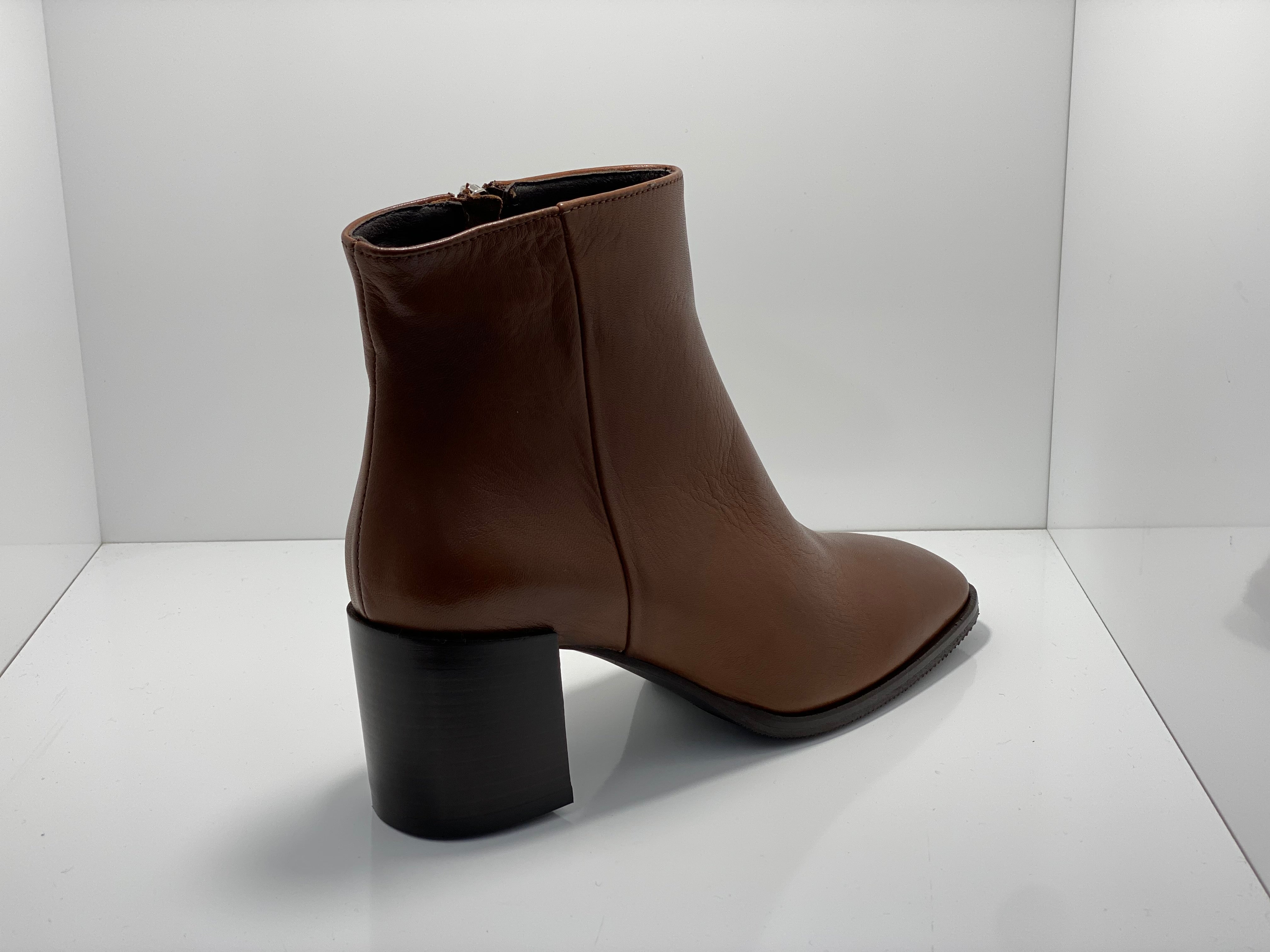 Nadia Leather Boot with Side Zip