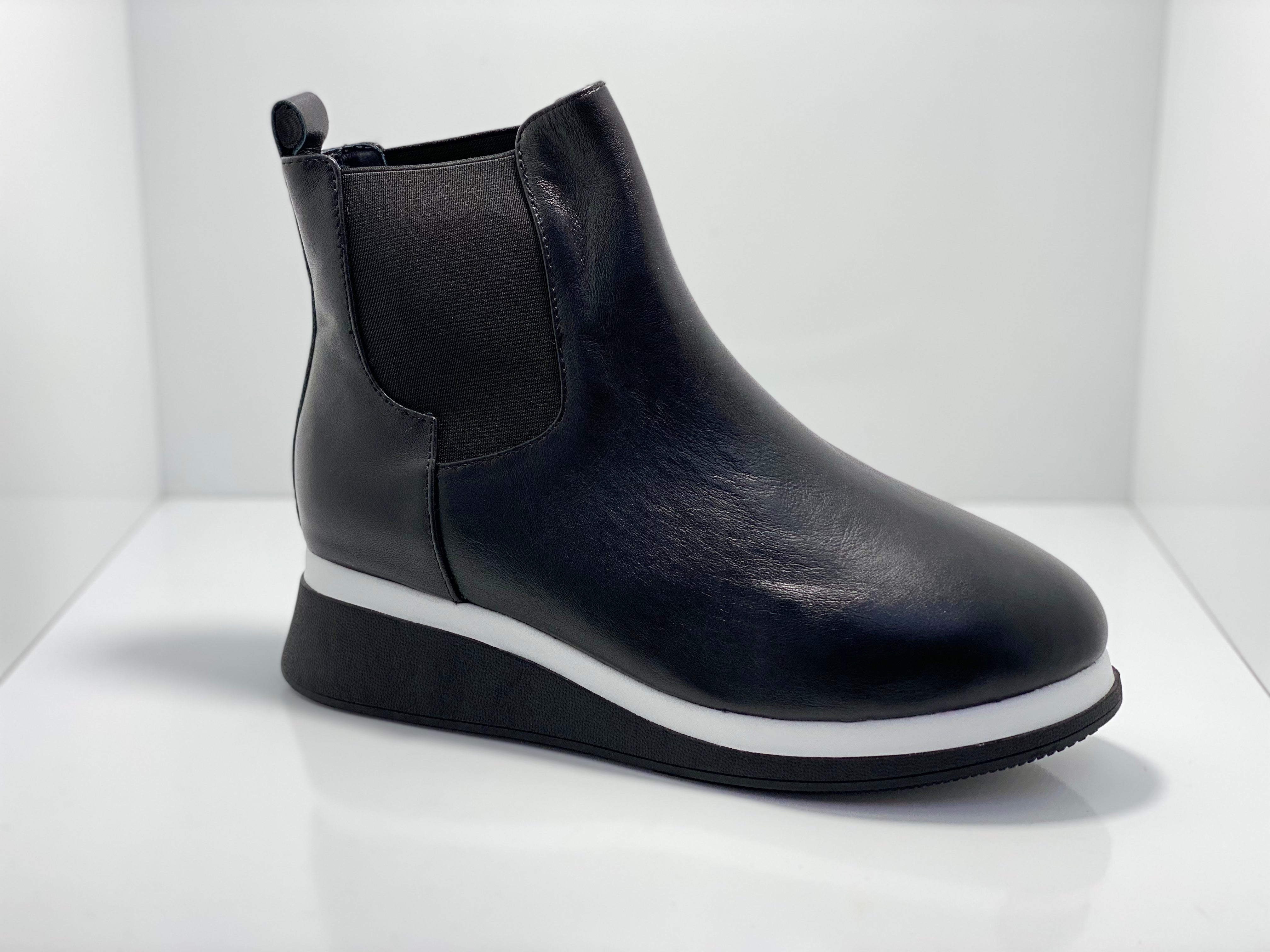 Sofia Twin Gusset Leather Boot Hinako