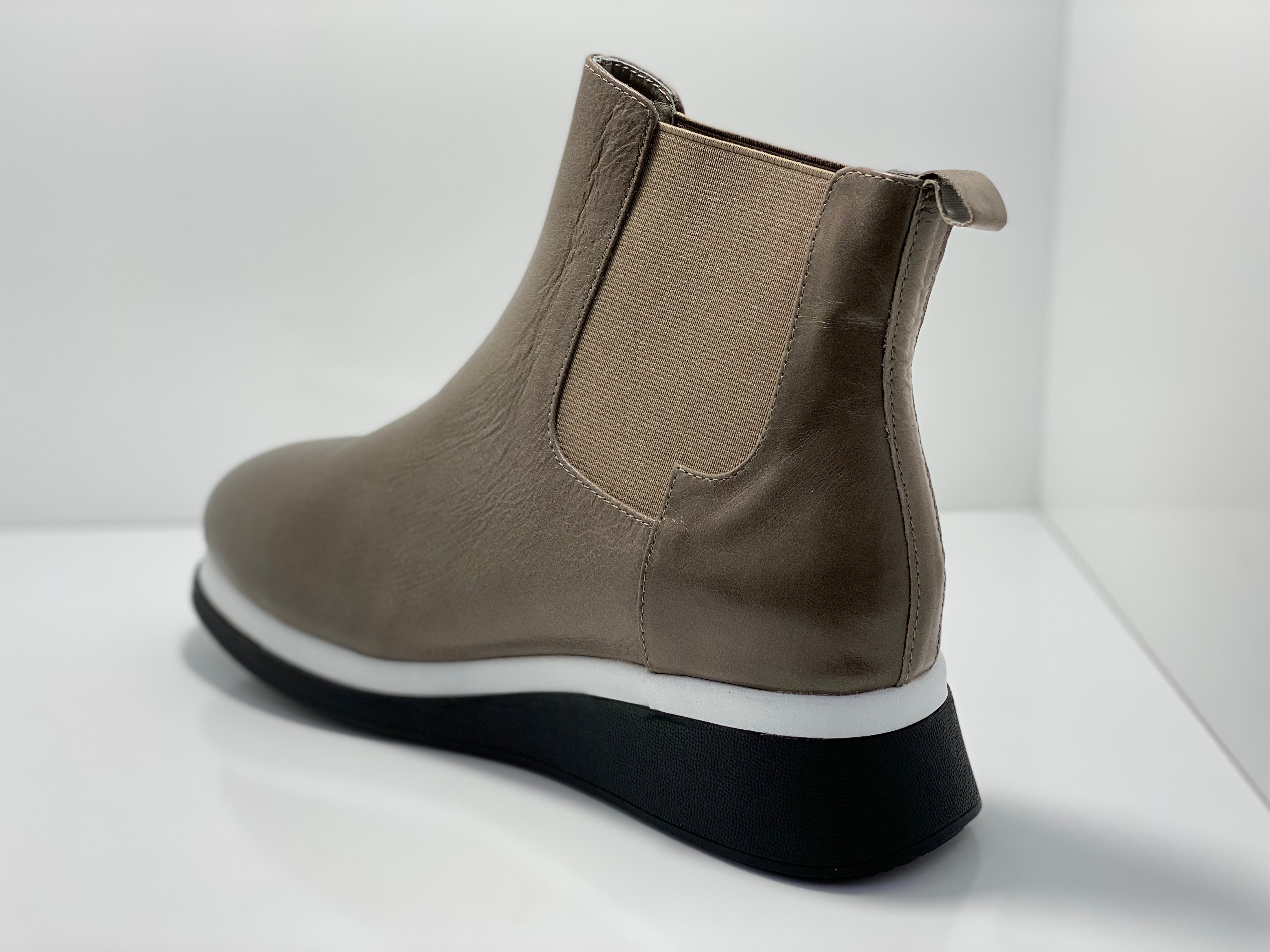 Sofia Twin Gusset Leather Boot Hinako