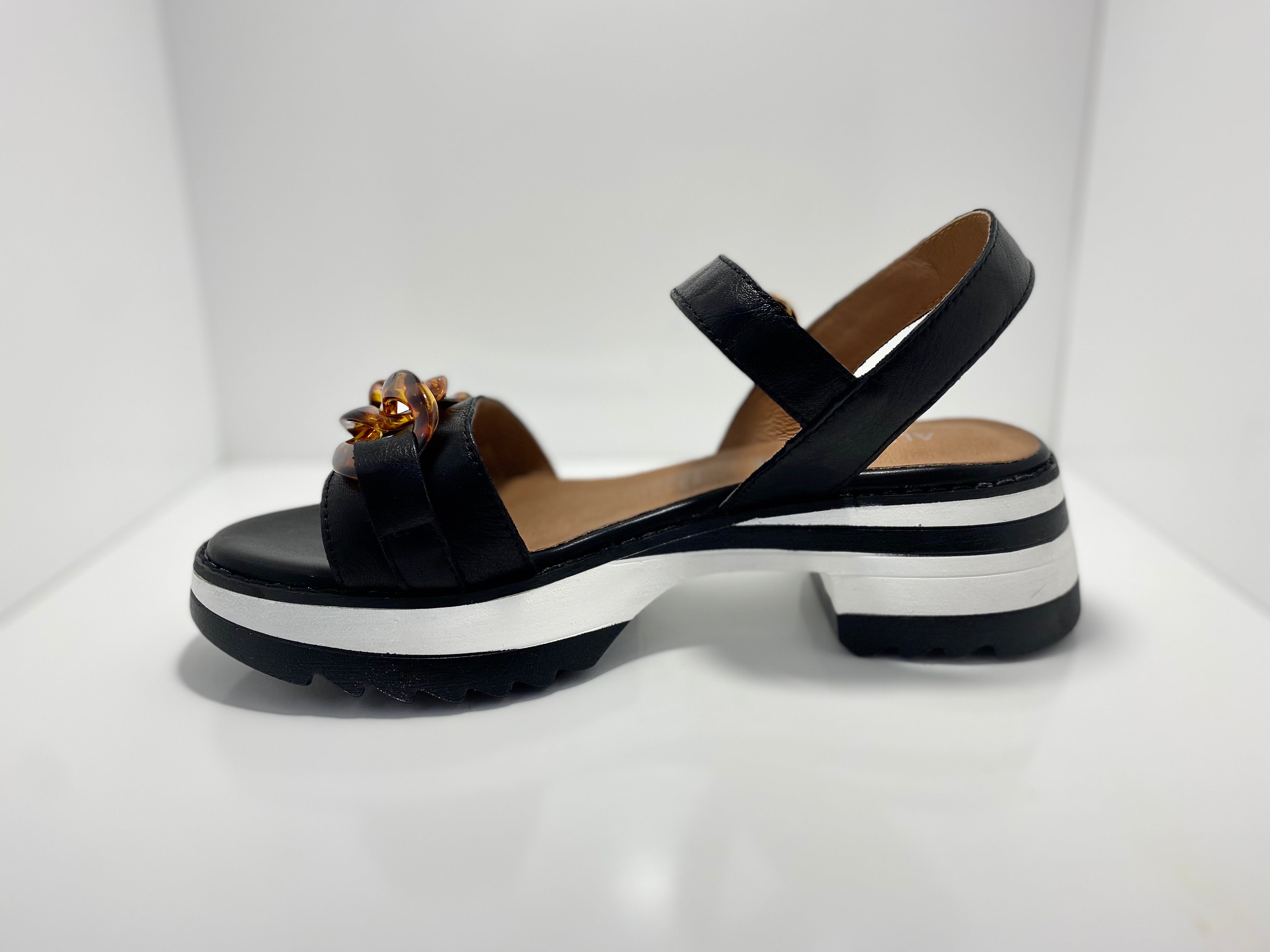Leigh Sandal Leather A & E