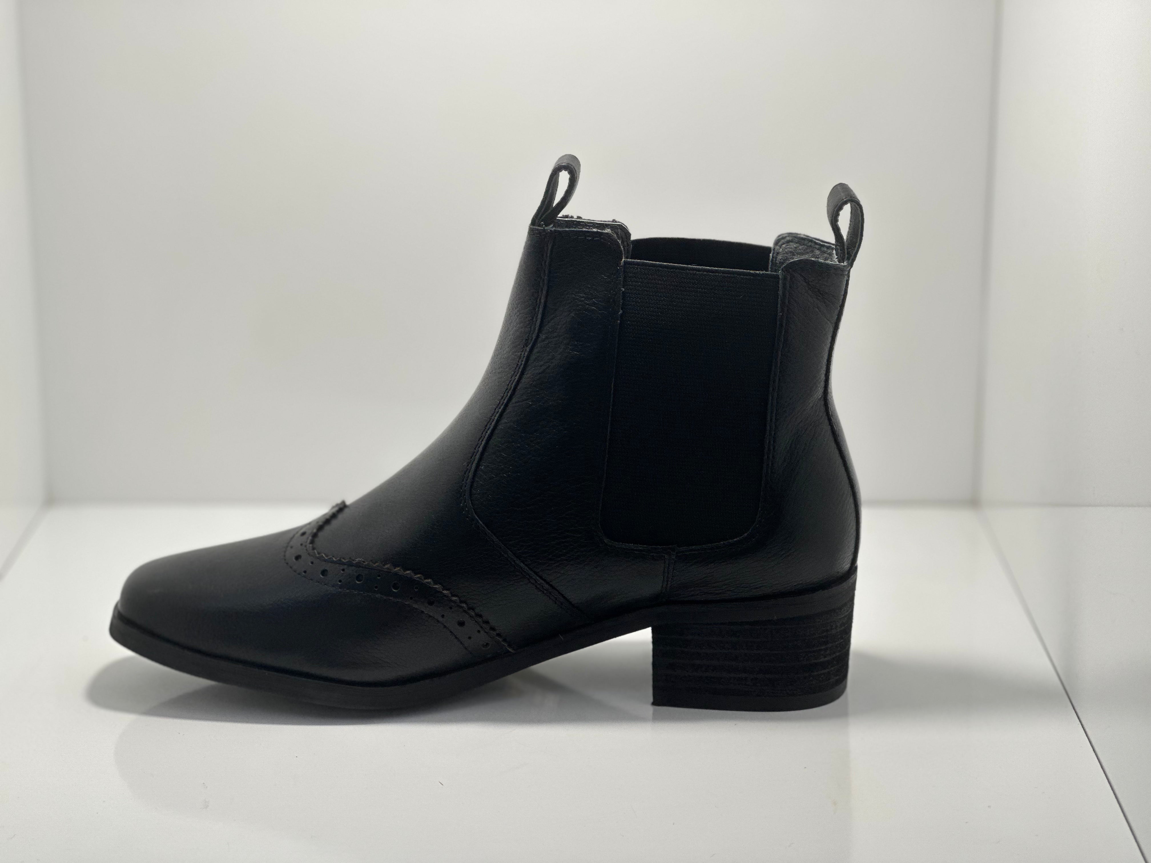 Austin Pull on Leather Boot Isabella