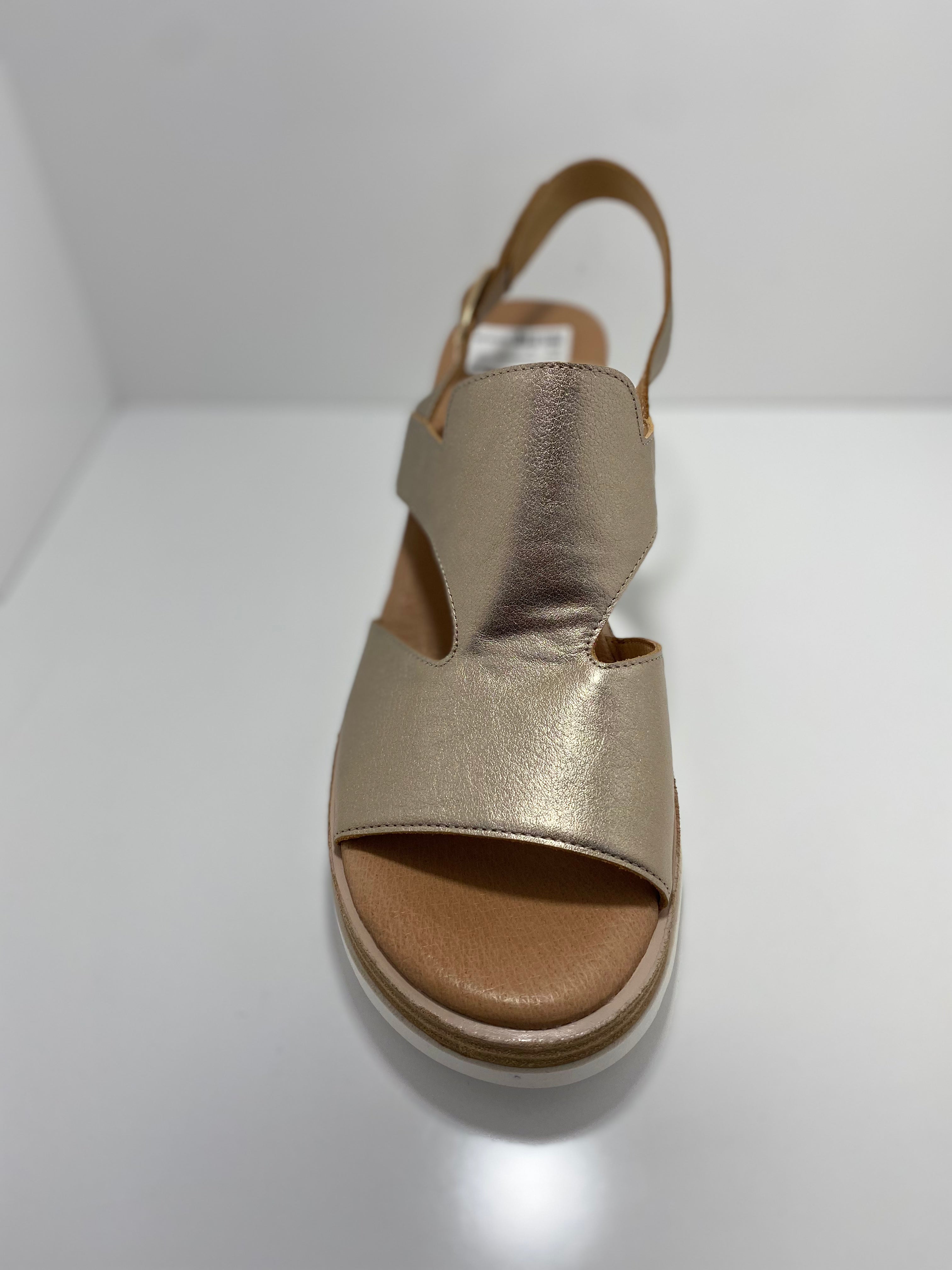 Bassett Leather Sandal D & J