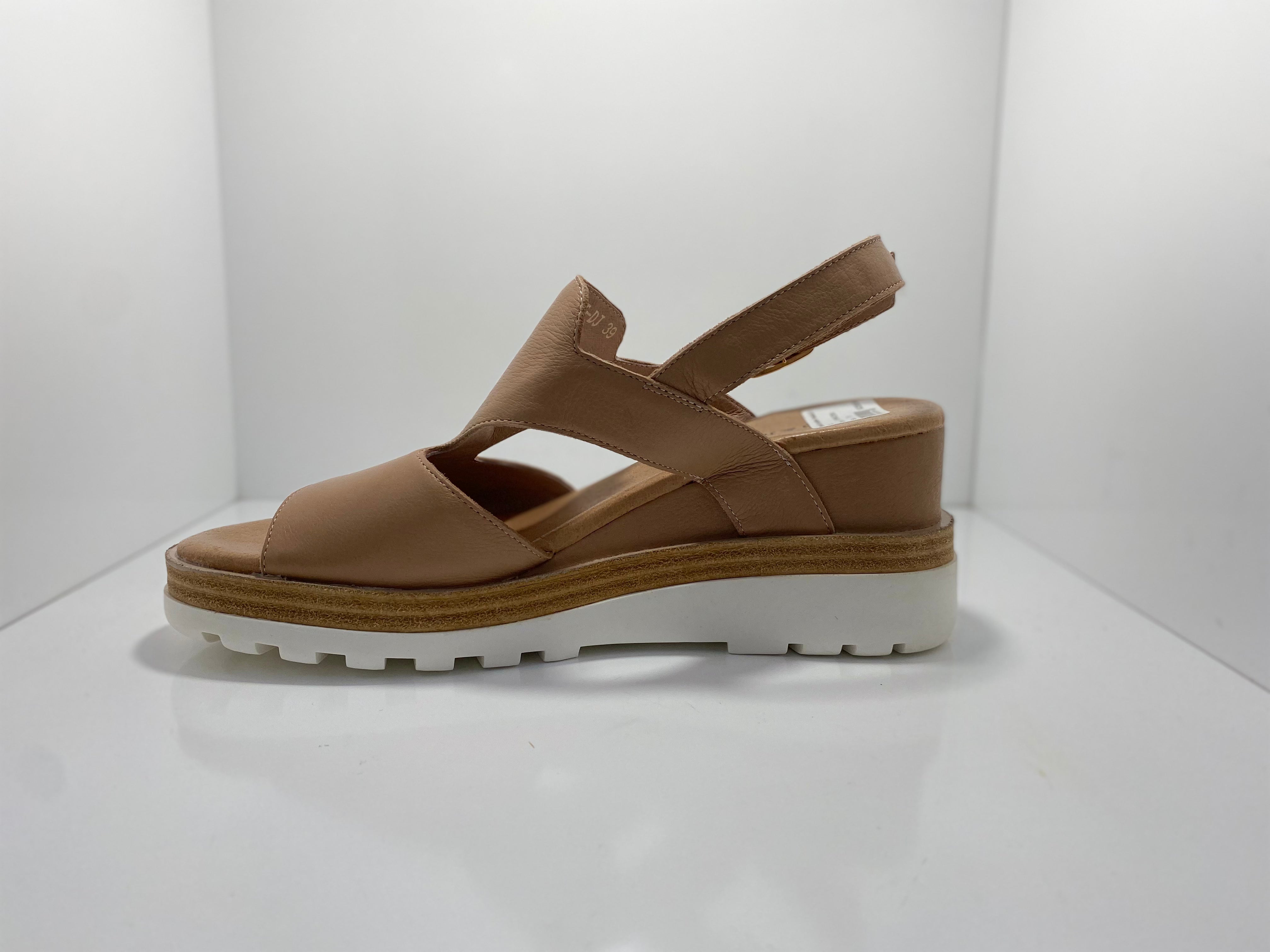 Bassett Leather Sandal D & J