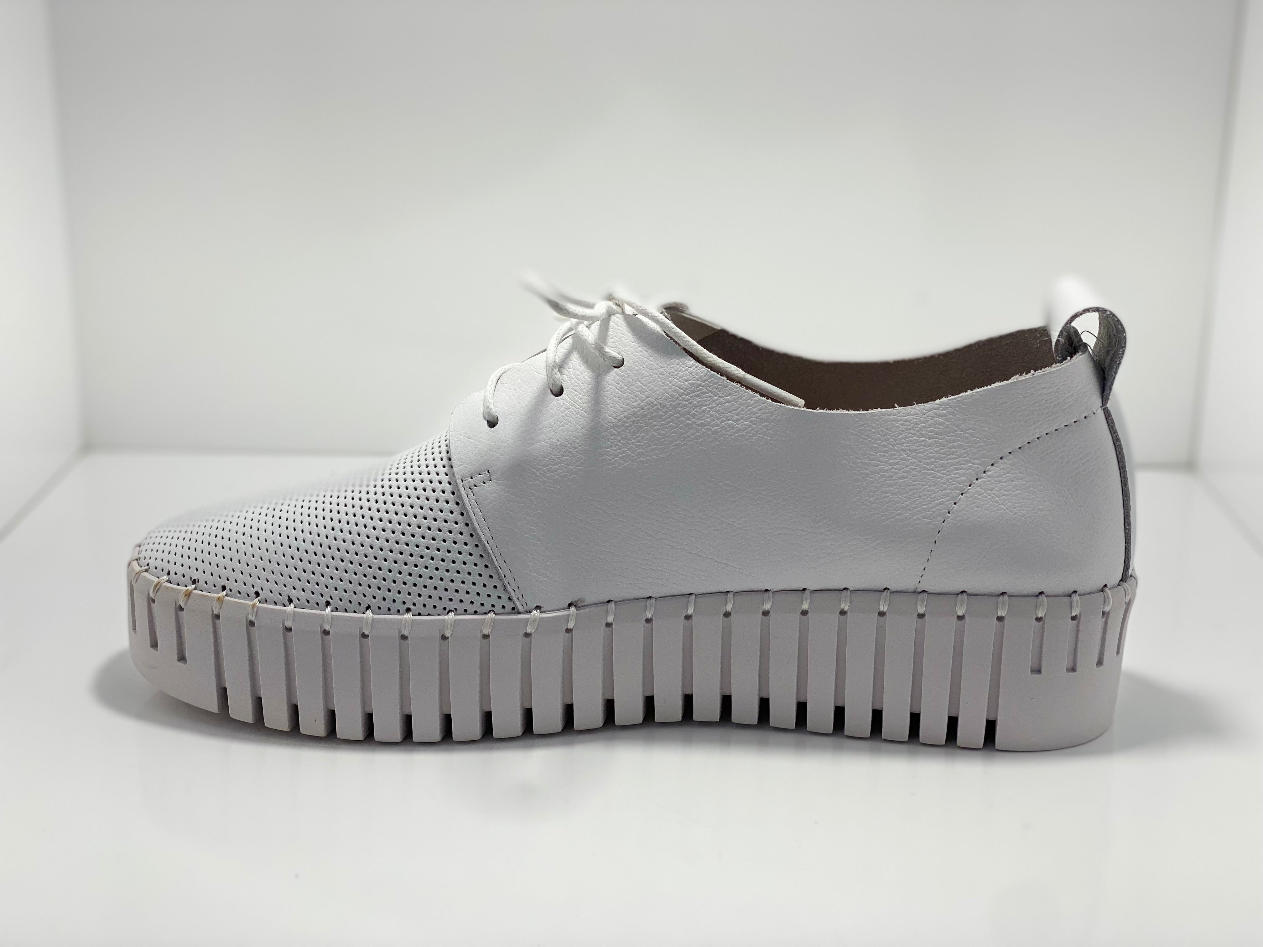 Batu Leather Sneaker D & J