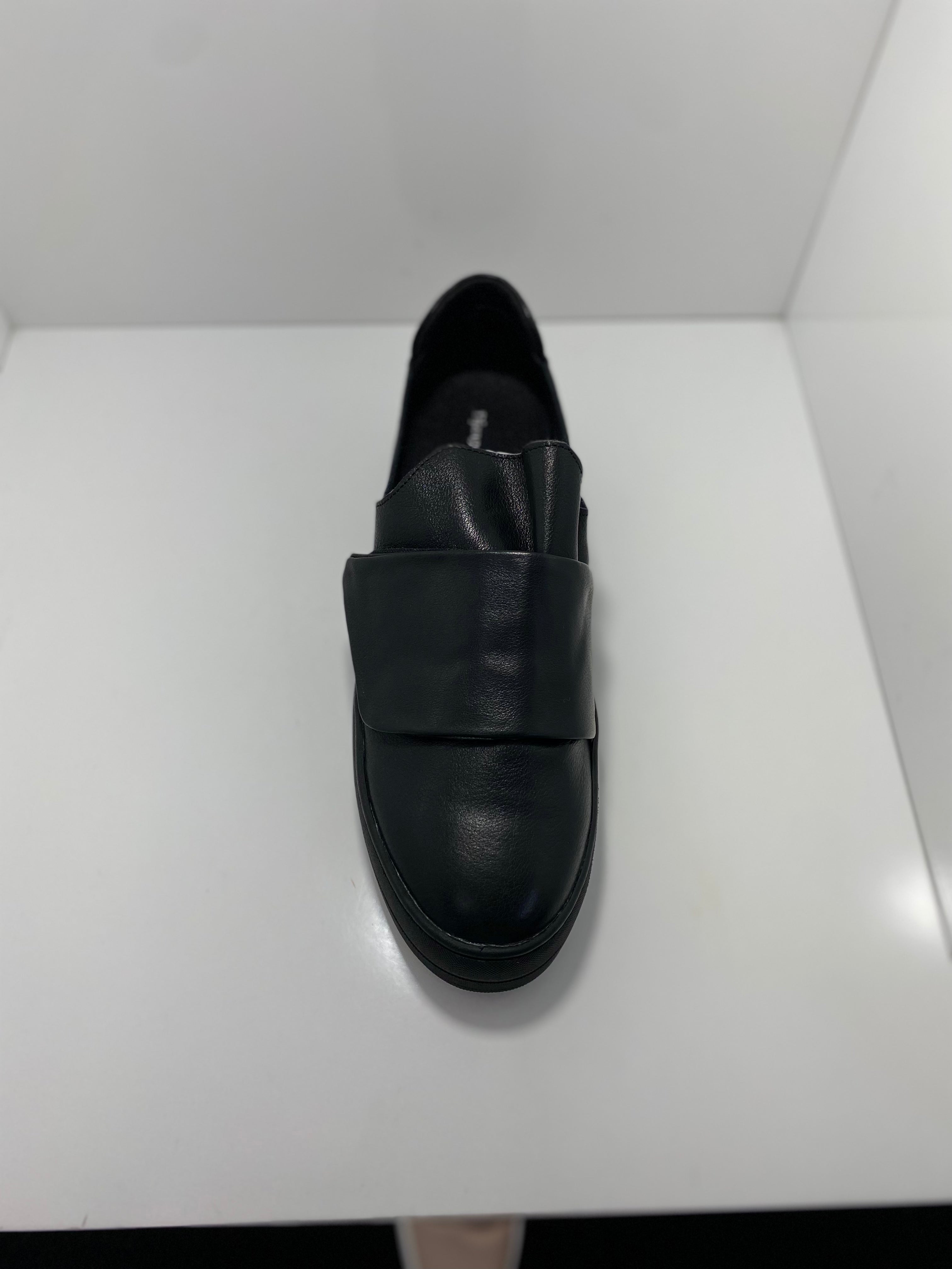 Sendi Leather Sneaker D & J
