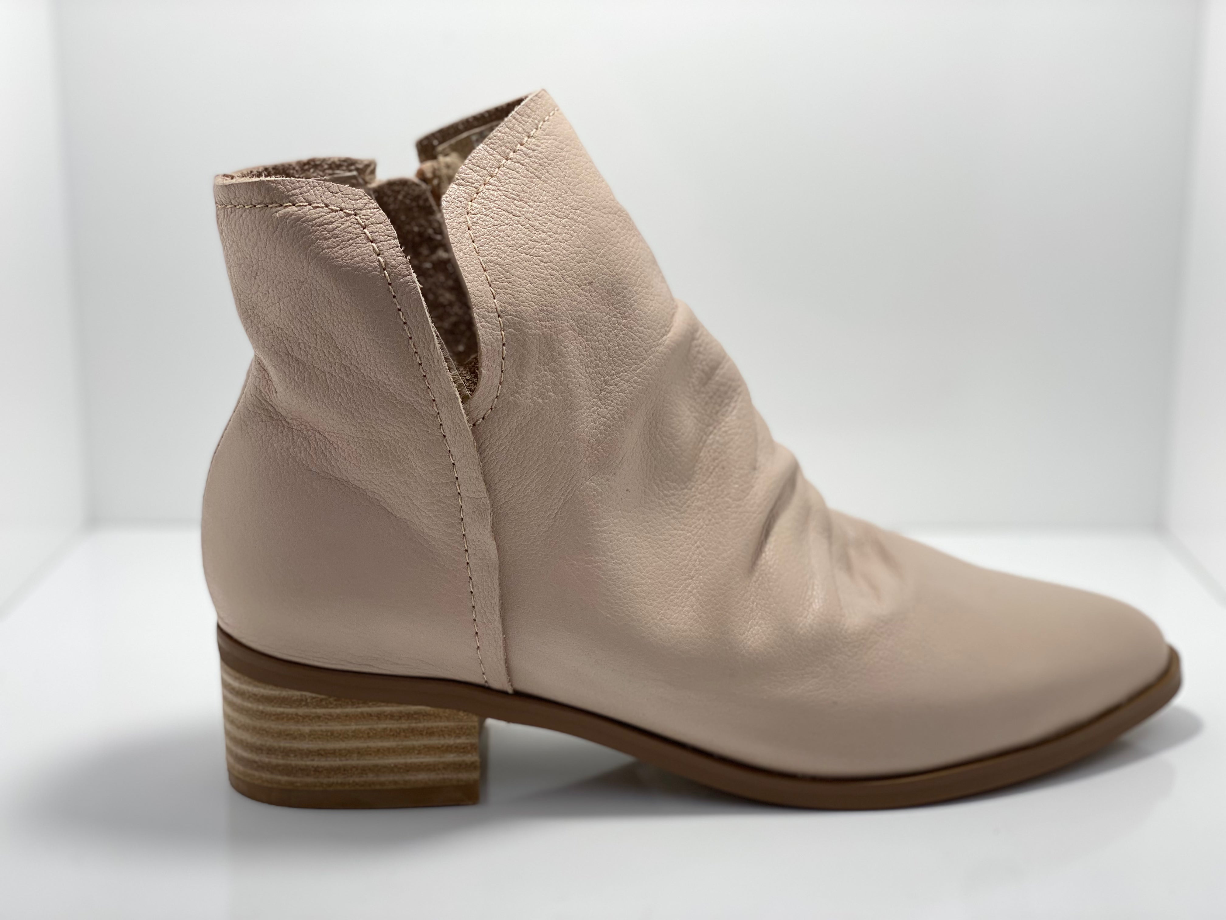 Beck Leather with Zip Ankle Boot Isabella