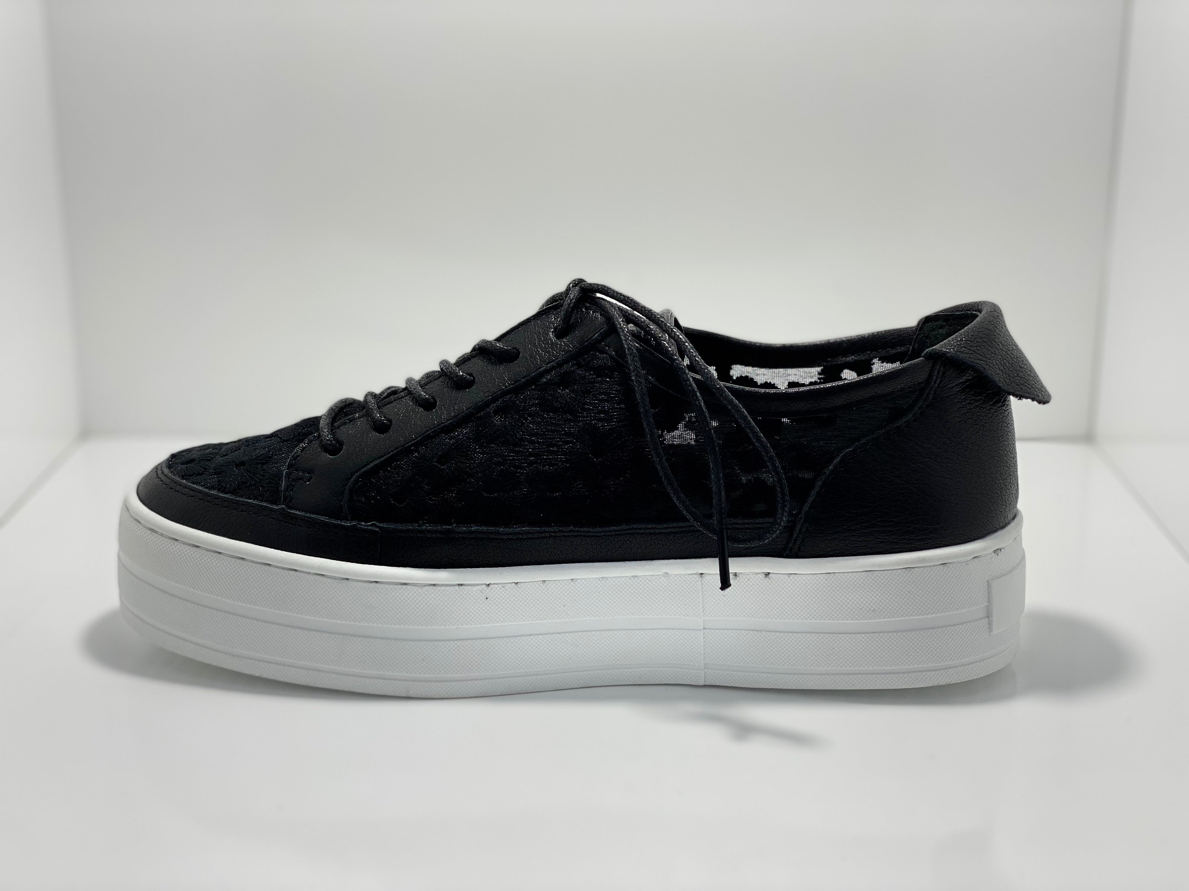 Serenos Leather & Mesh Sneaker D & J