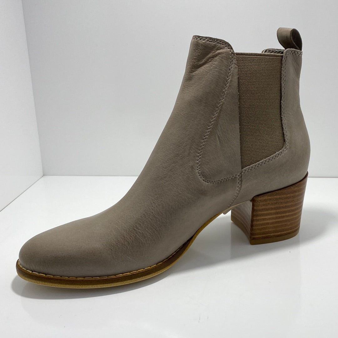Mosha Pull On Twin Gusset Leather Boot