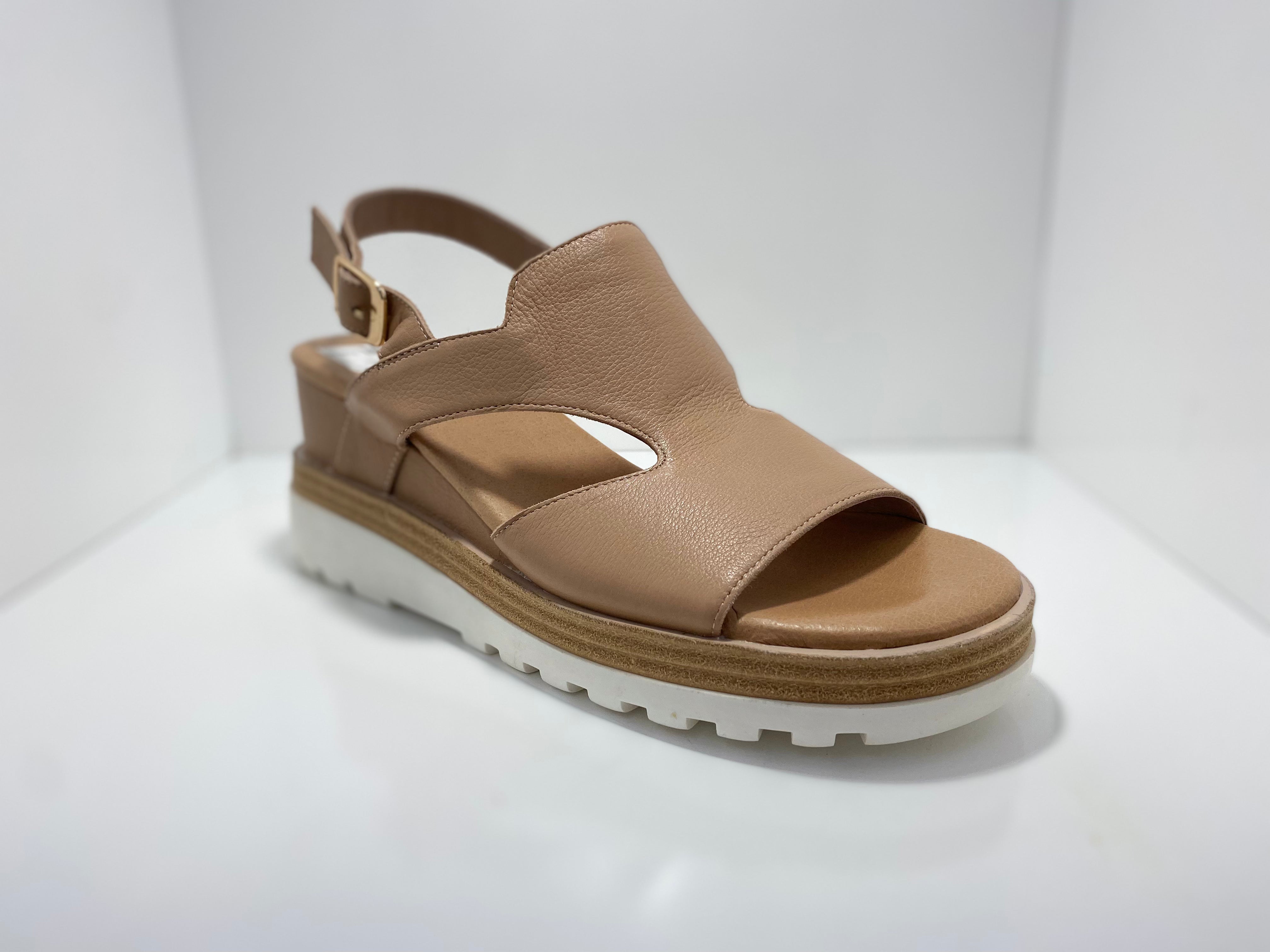 Bassett Leather Sandal D & J
