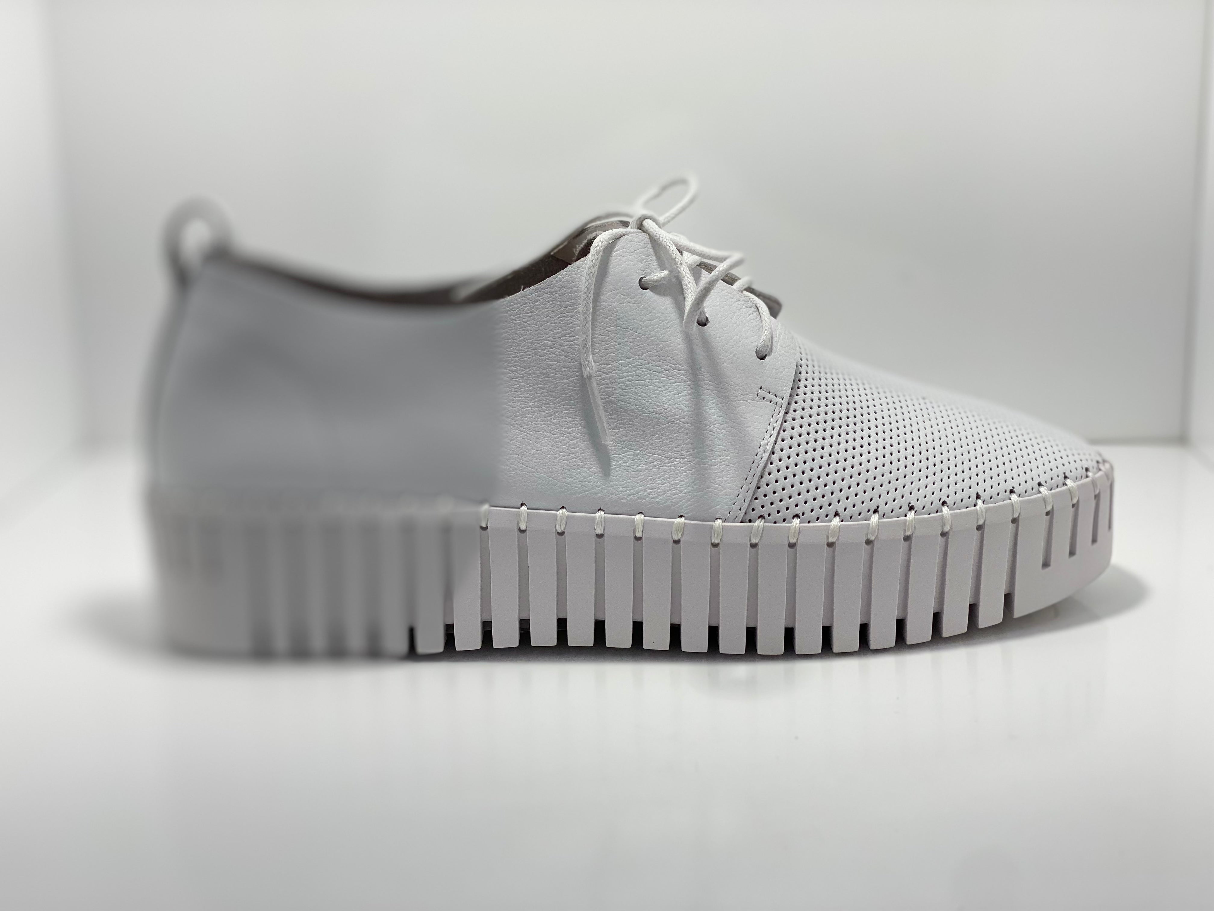 Batu Leather Sneaker D & J