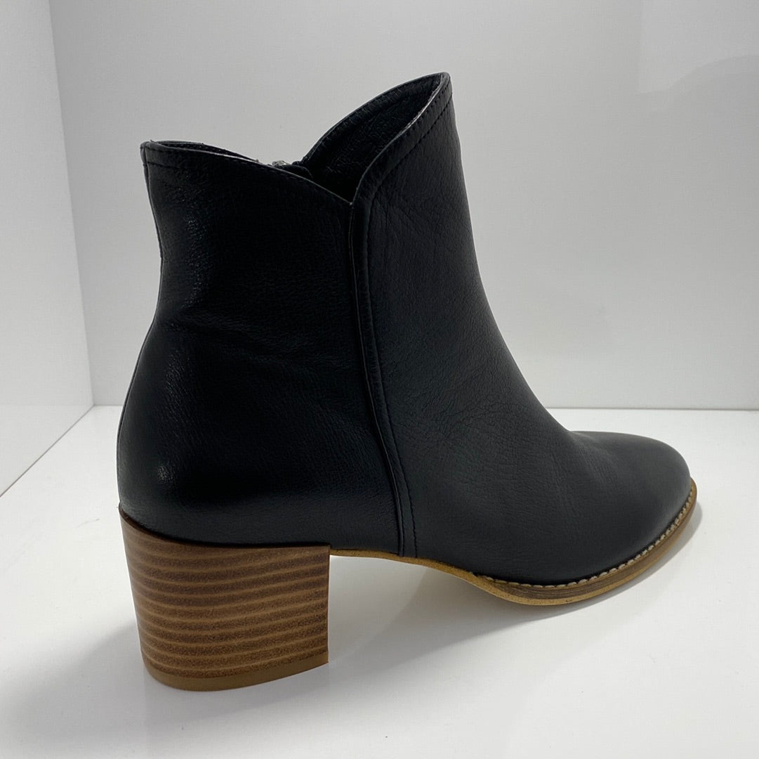Mockas Leather Zip Stacked Heel