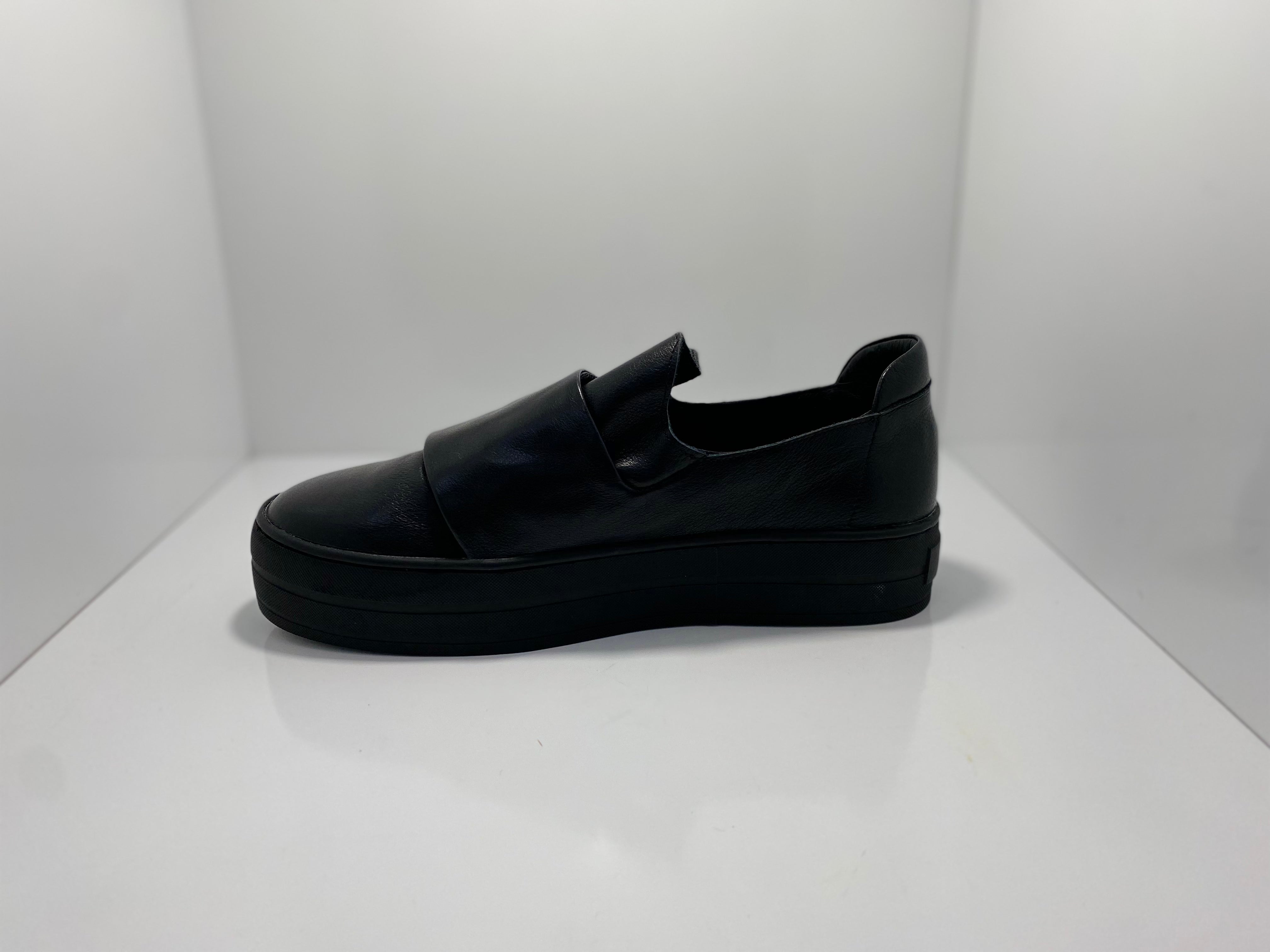 Sendi Leather Sneaker D & J