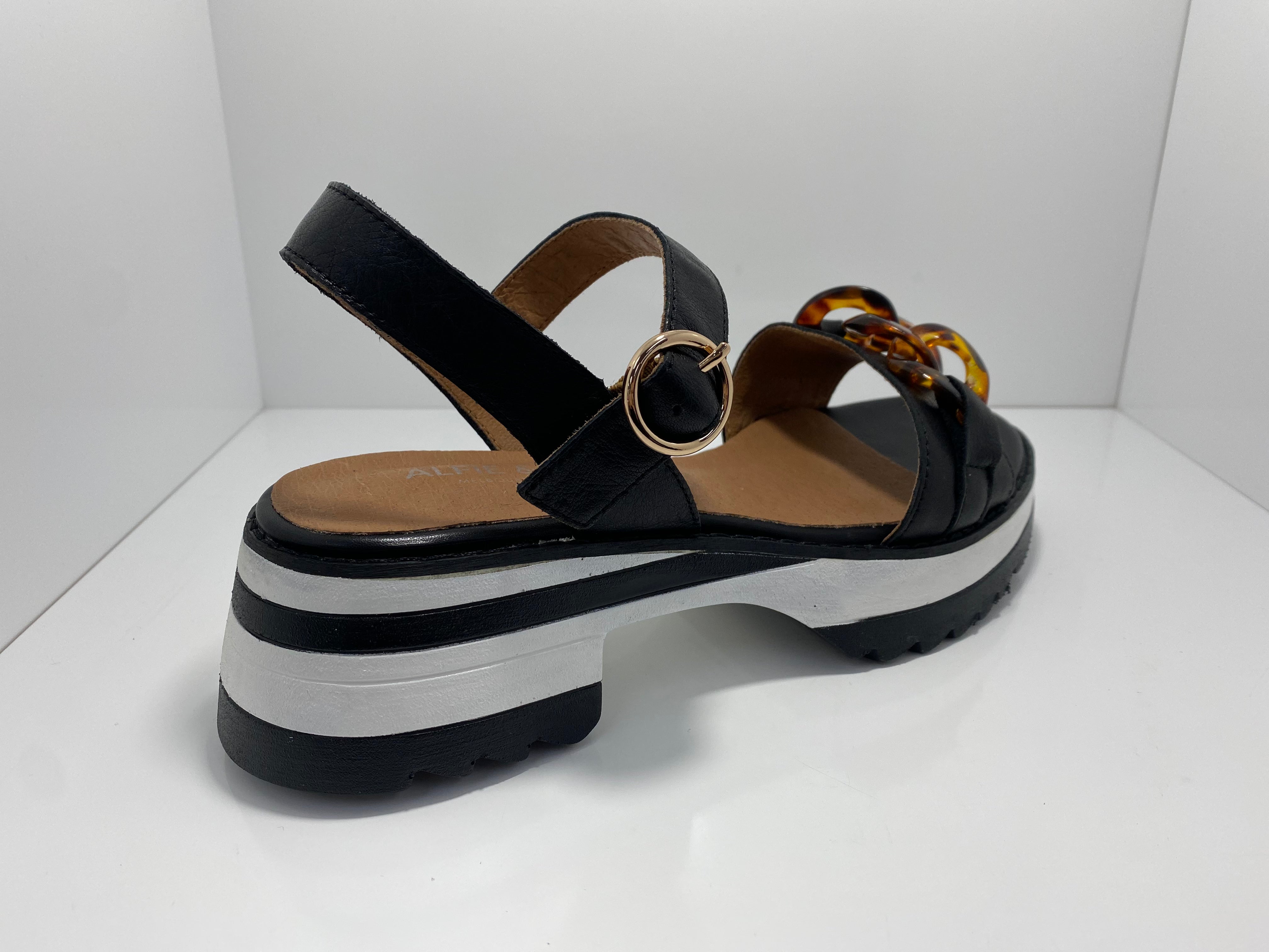 Leigh Sandal Leather A & E