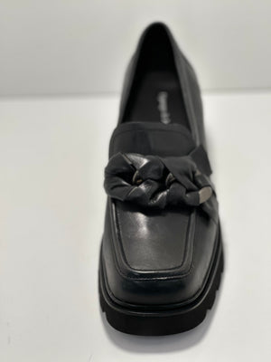 Bizmo Leather Loafer with wrapped chain