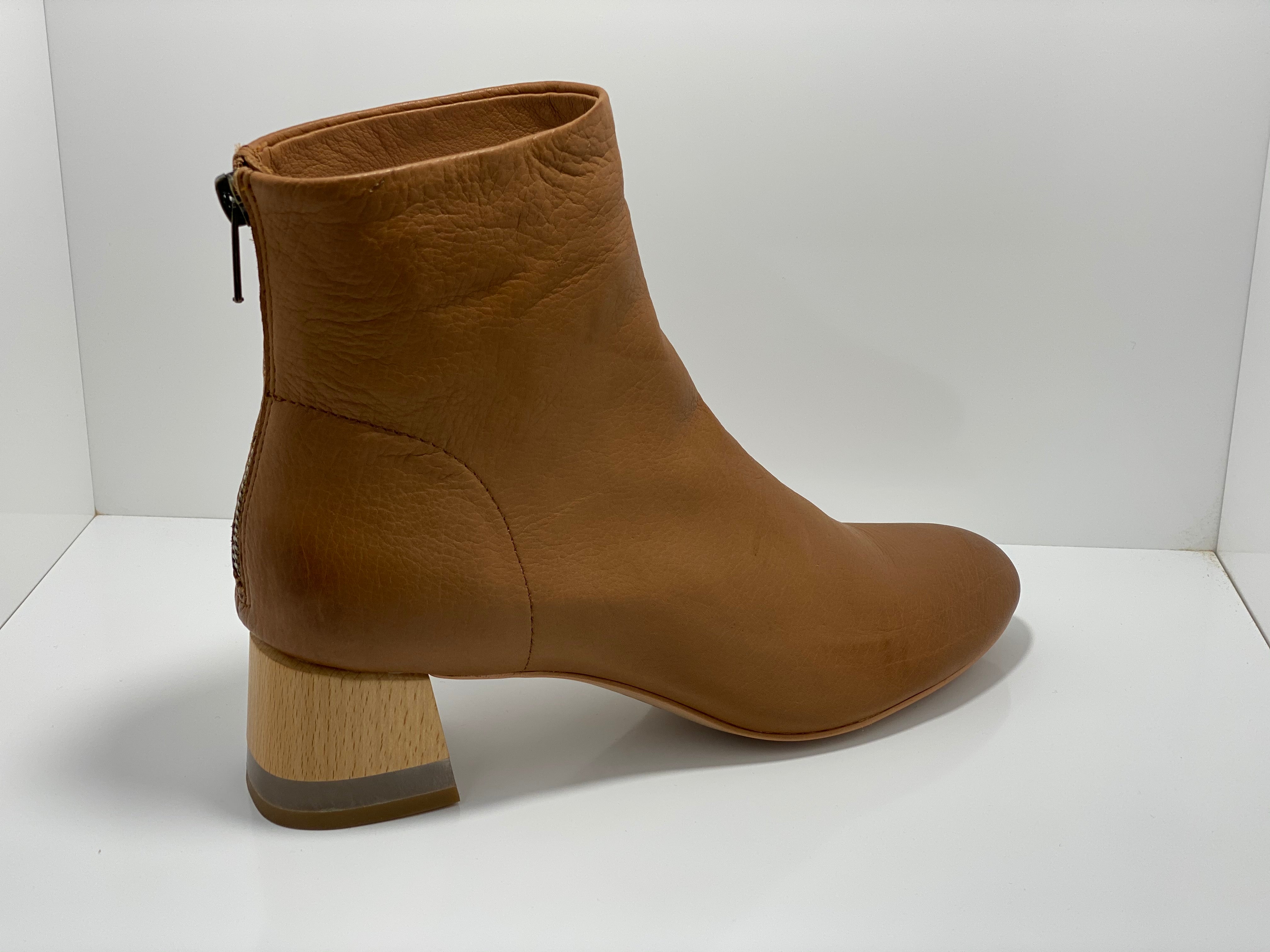 Collie Ankle Boot - Back Zip