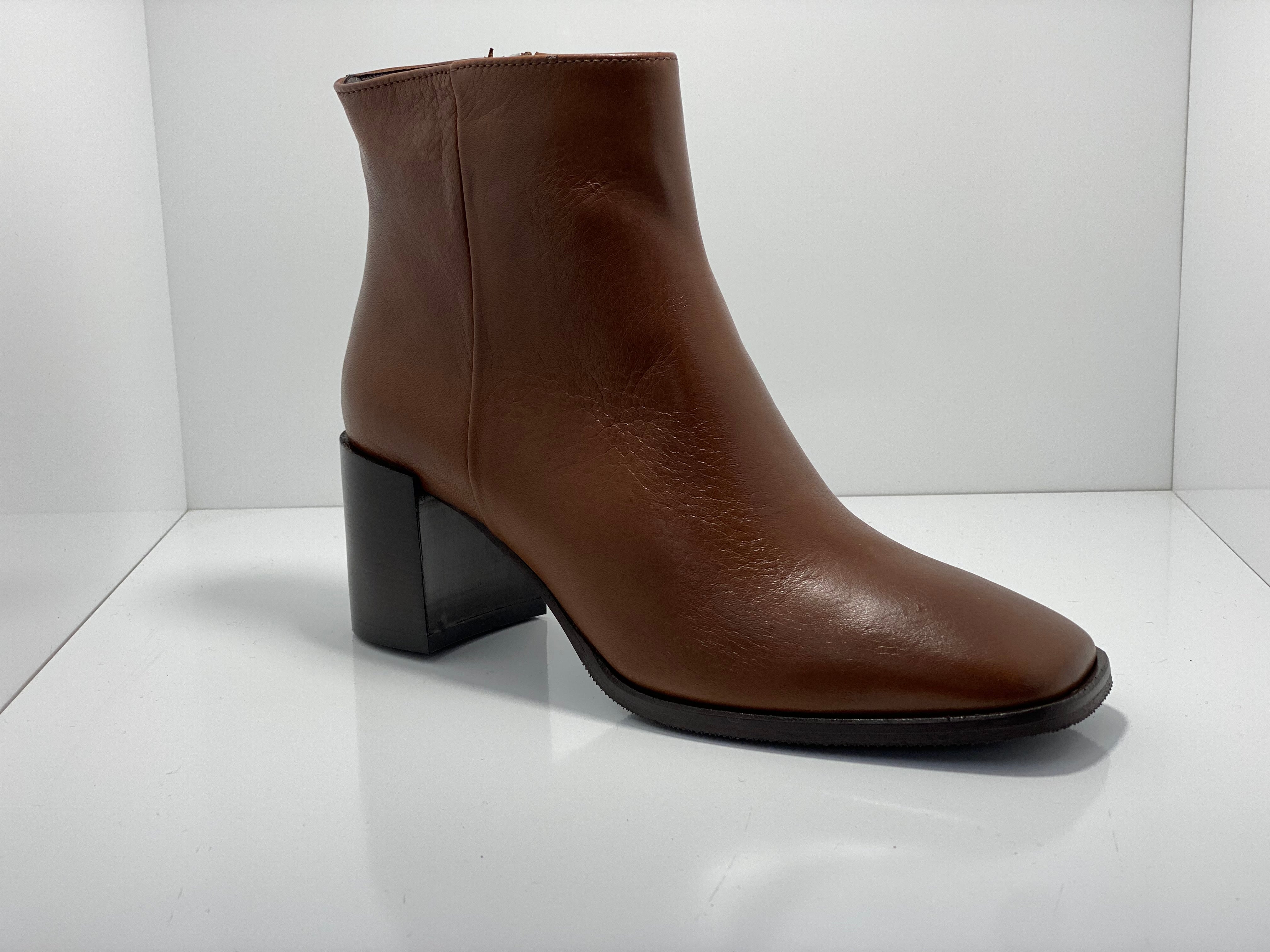 Nadia Leather Boot with Side Zip