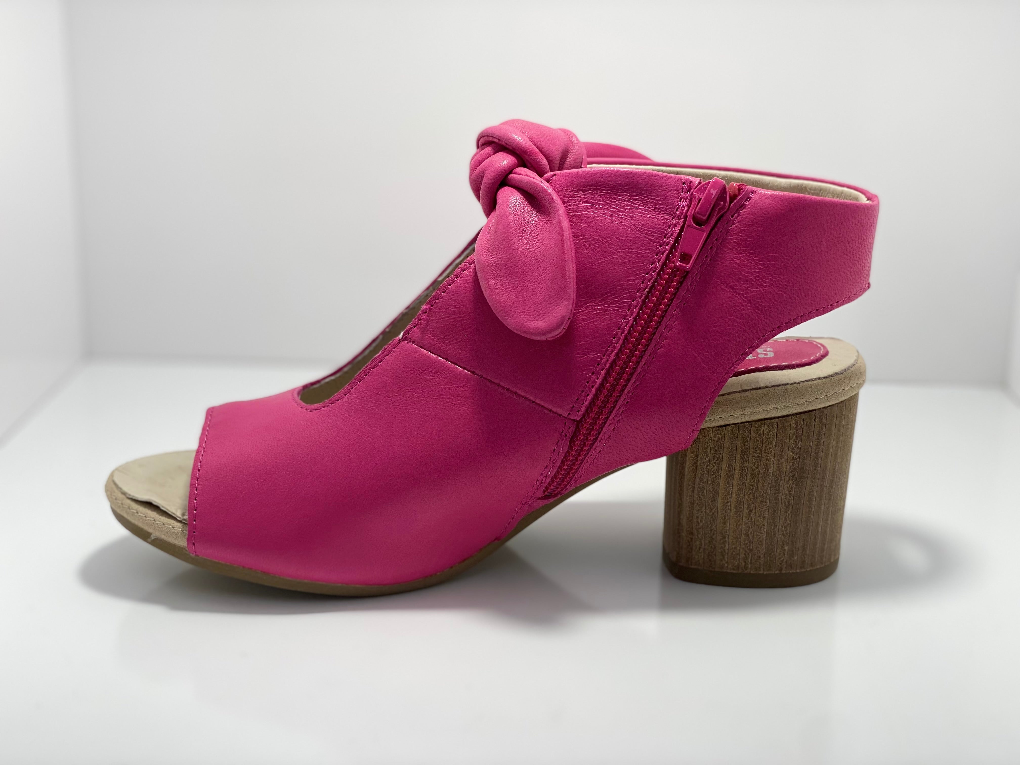 Enya Stegmann Leather Shoe with Bow & Zip
