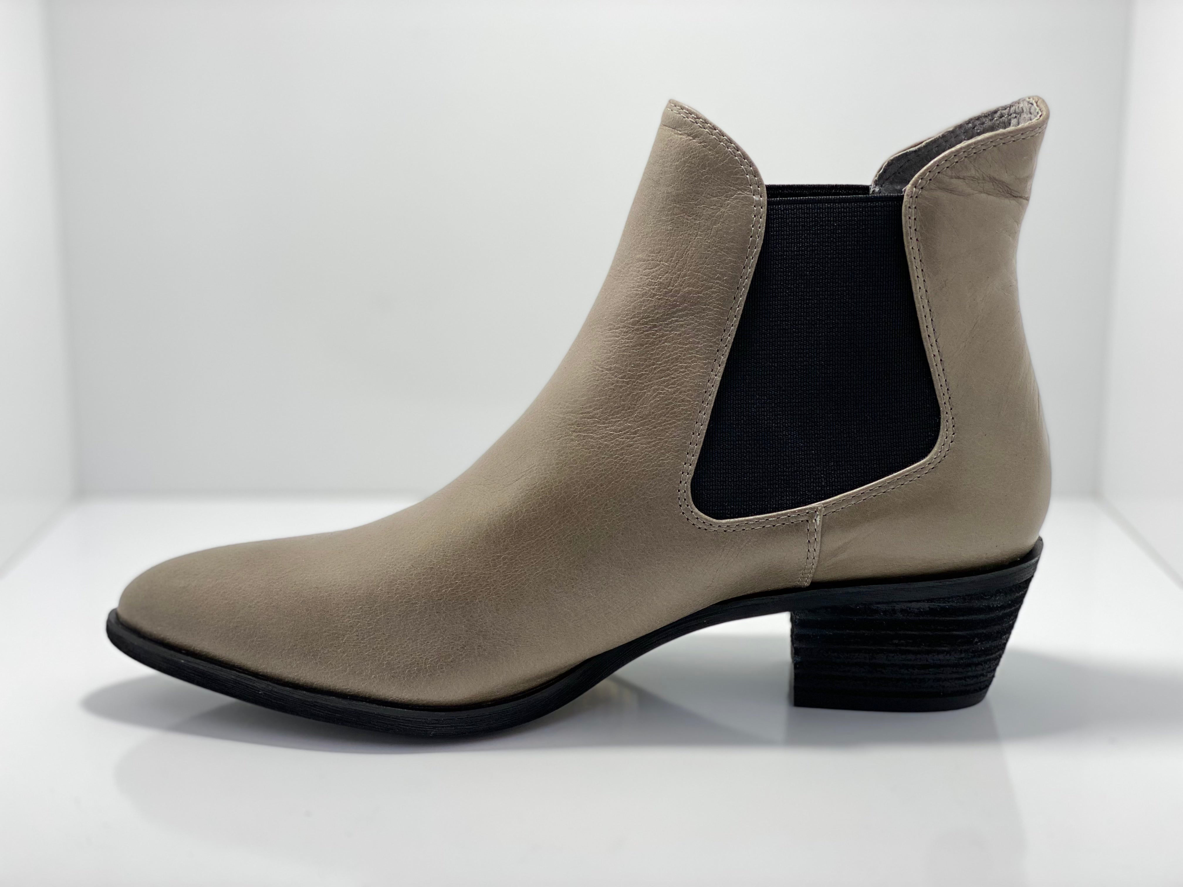 Bilbao Pull on Twin Elastic Gusset Leather Boot Isabella