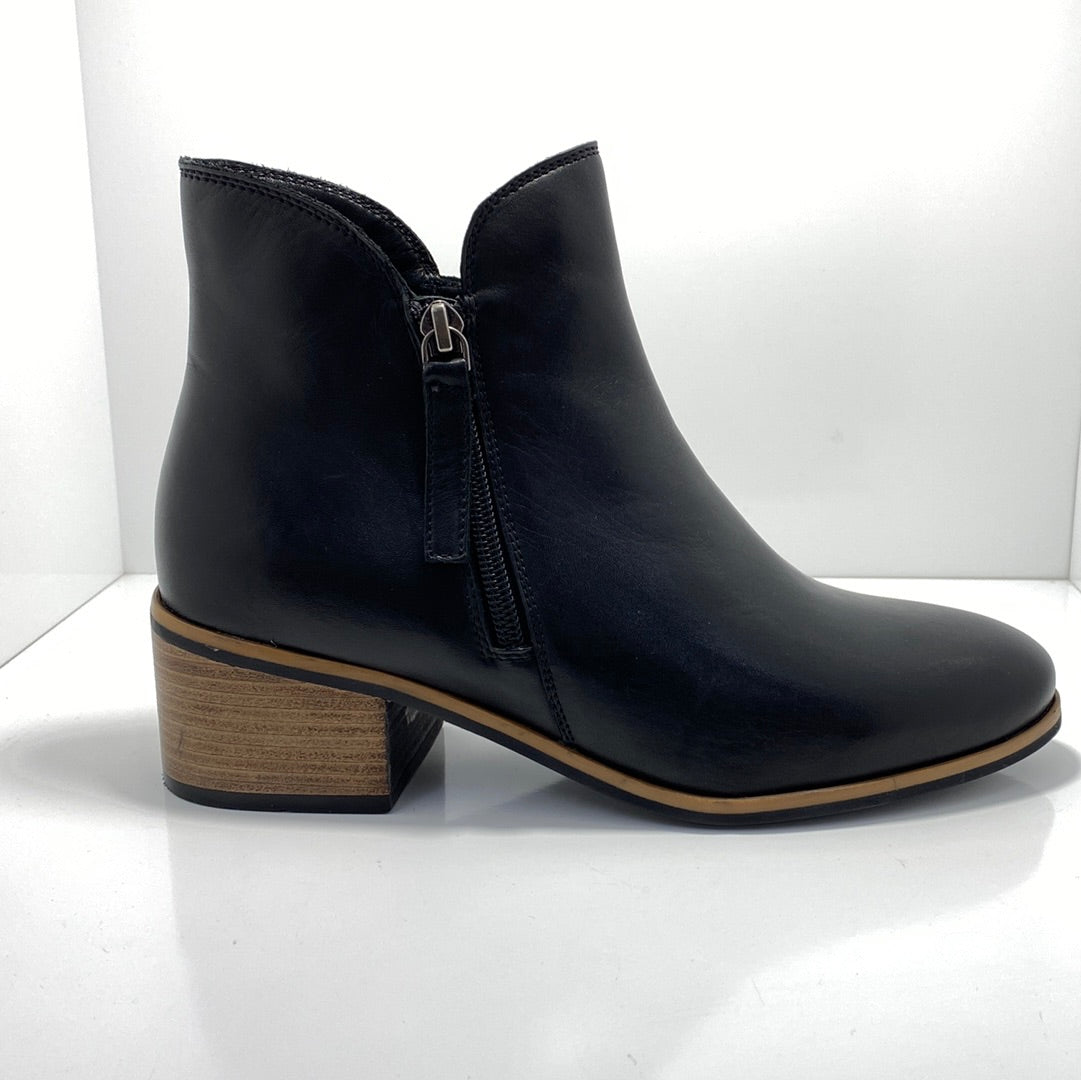 Oxley Leather Twin Zip with Natural Heel