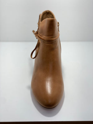 Chelsea Boot with Zip Isabella