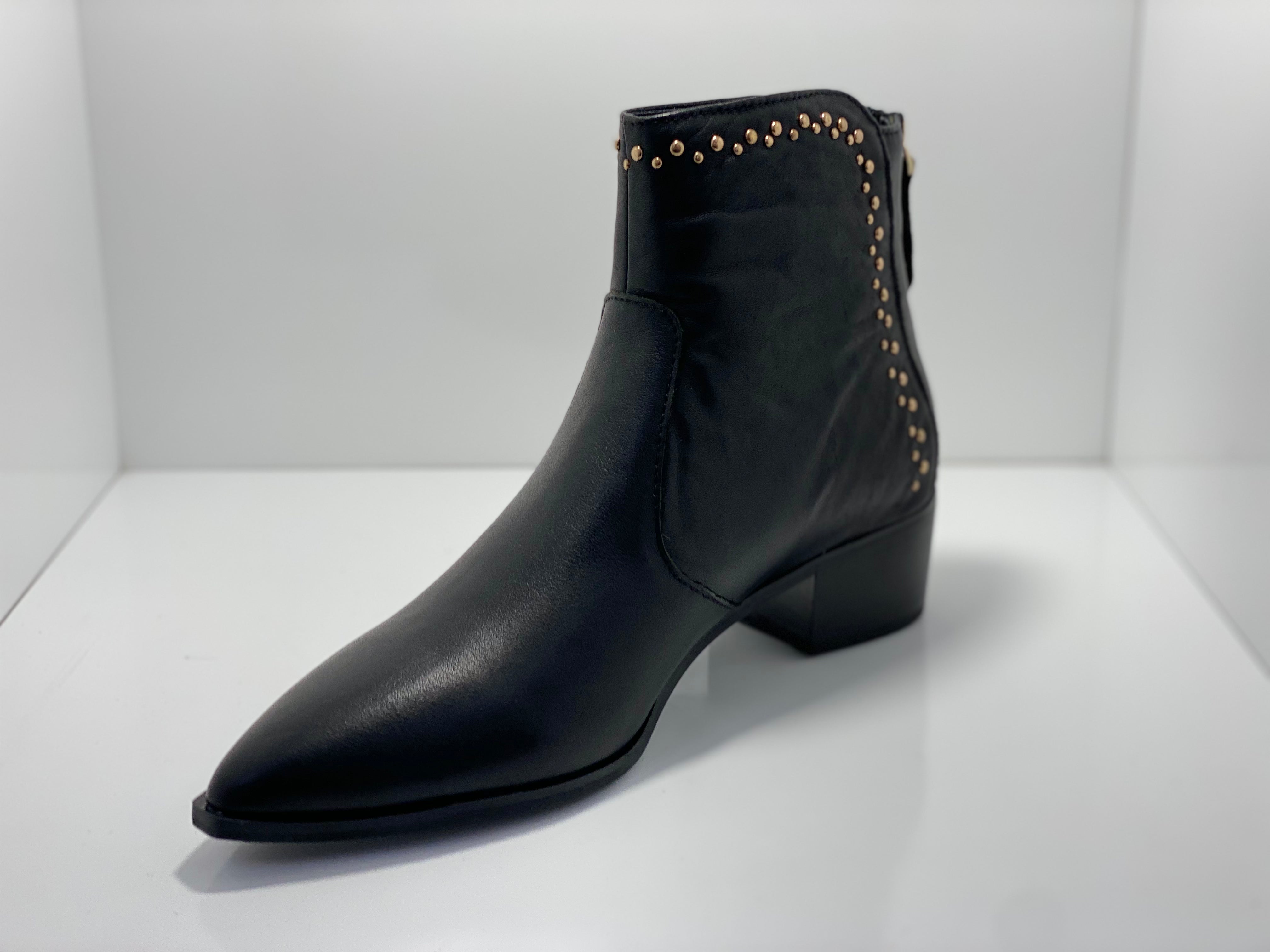 Jones Leather Pointed Toe with Pin Stud detail A & E