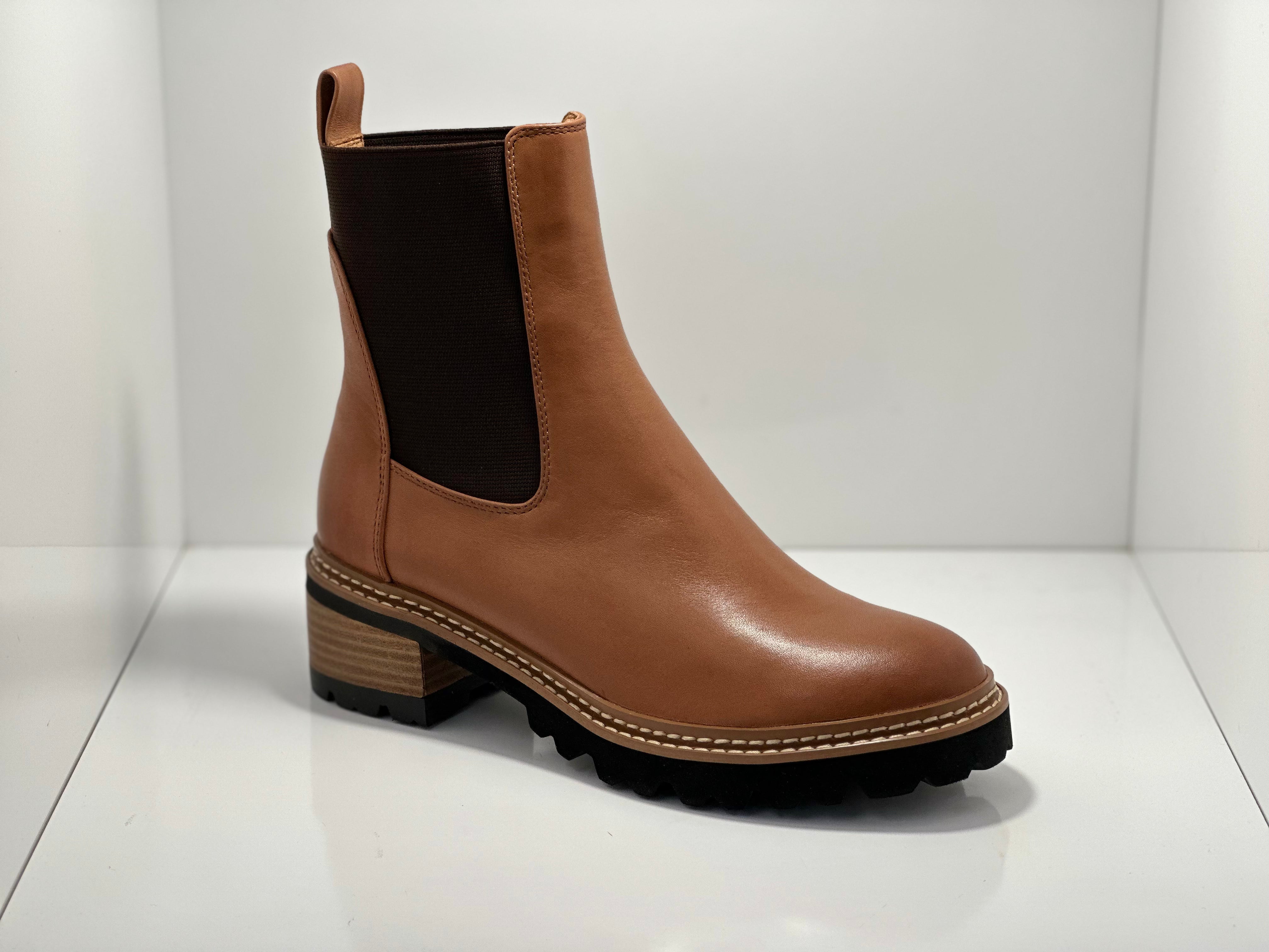 Linear Chelsea Pull on Boot EOS
