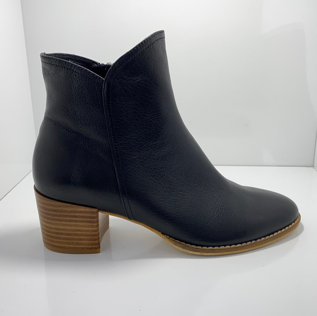 Mockas Leather Zip Stacked Heel