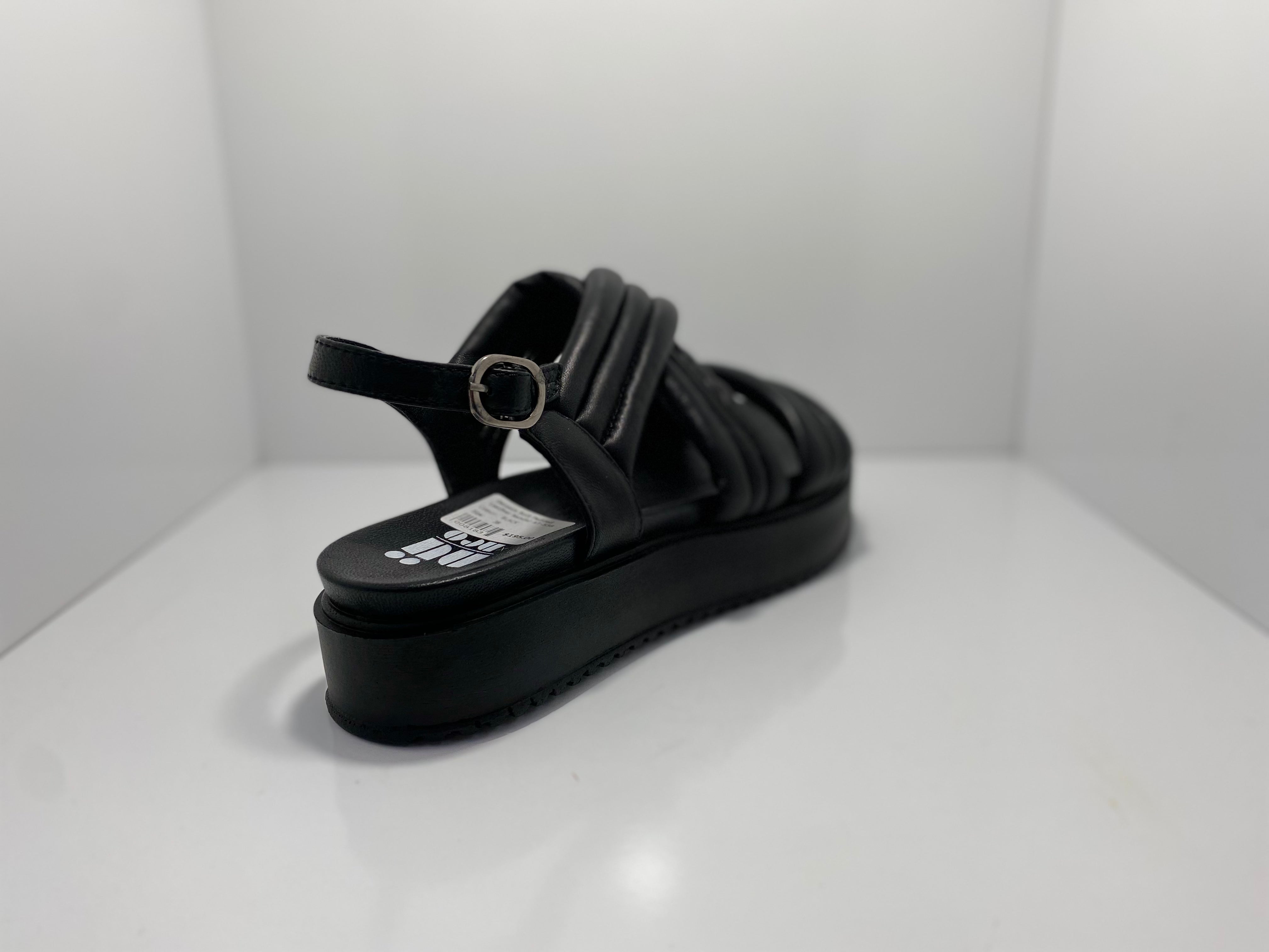 Genesis Soft Padded Leather Sandal AT-538