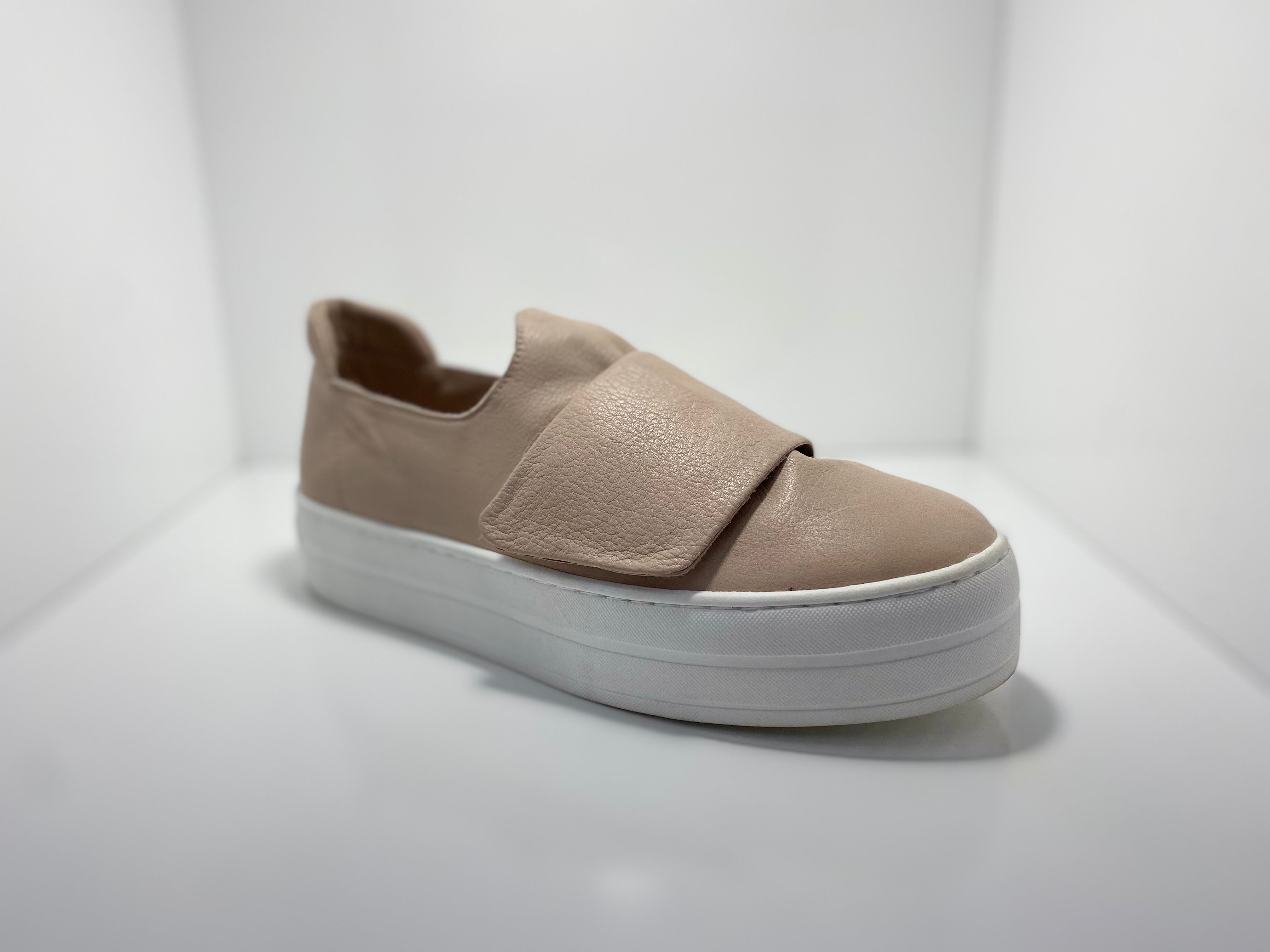 Sendi Leather Sneaker D & J