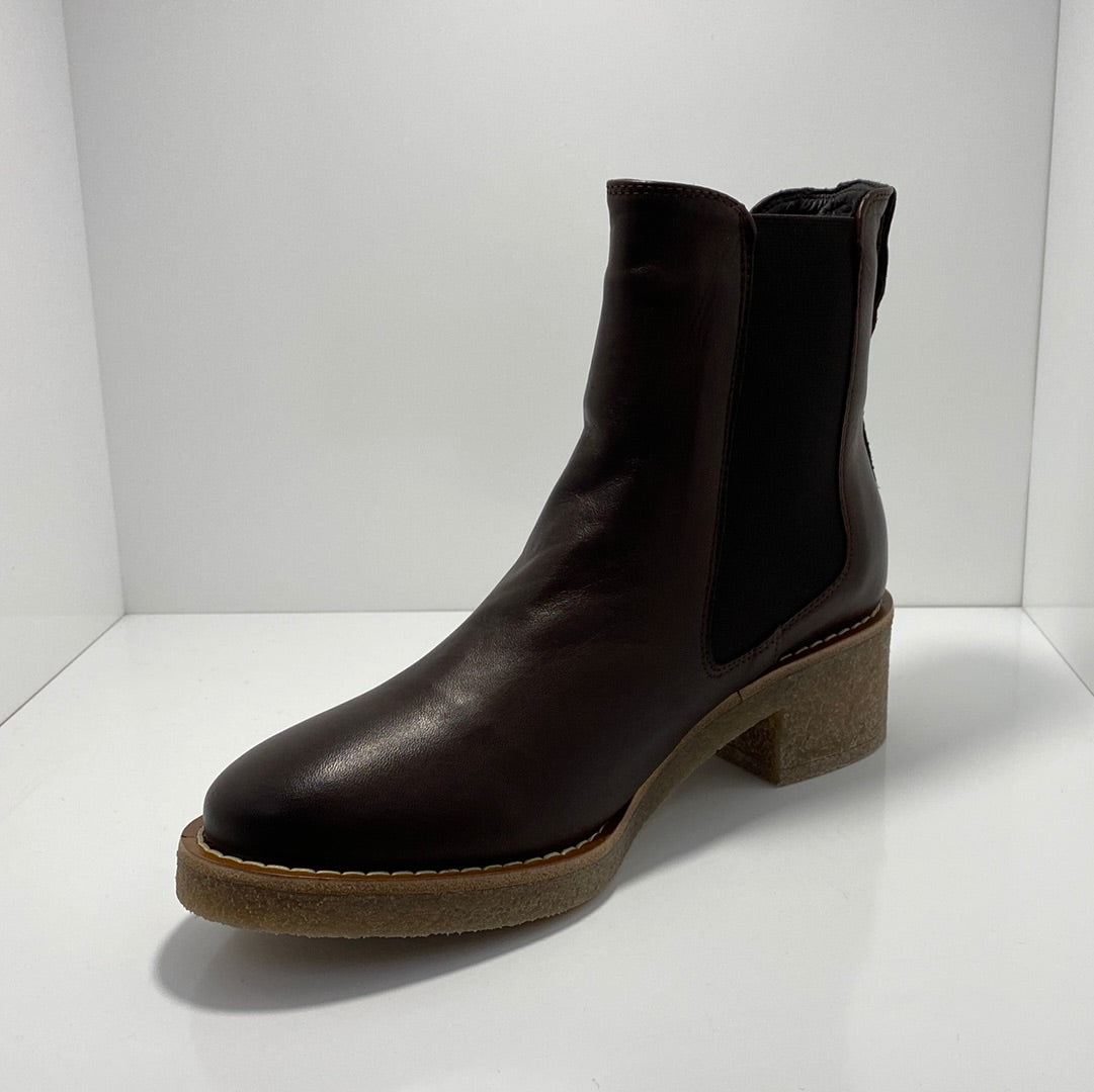 Corby  Leather Pull On Boots EOS