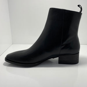 Kendra Leather Outside Zip EOS