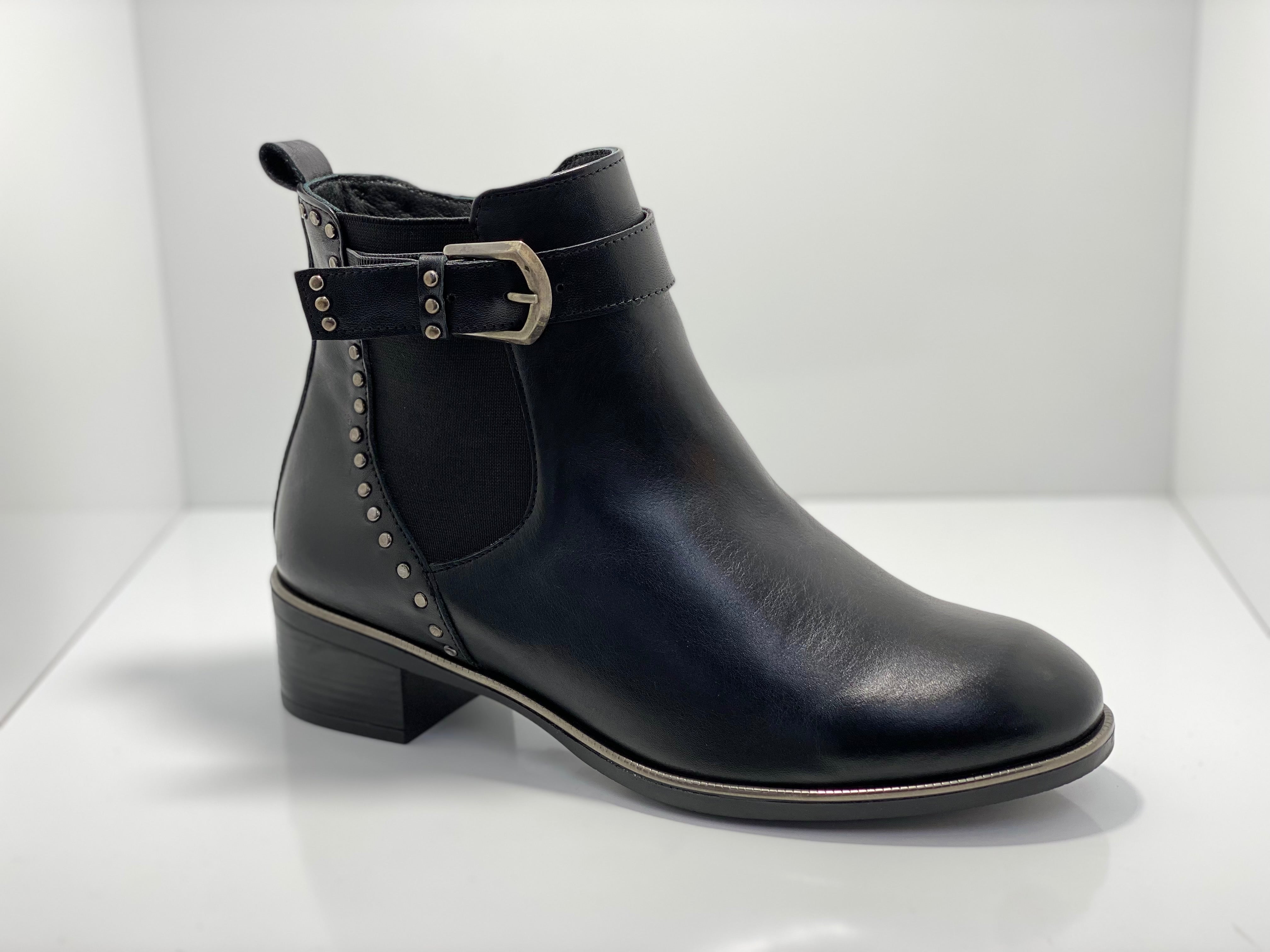 Neo Ankle Boot with Buckle