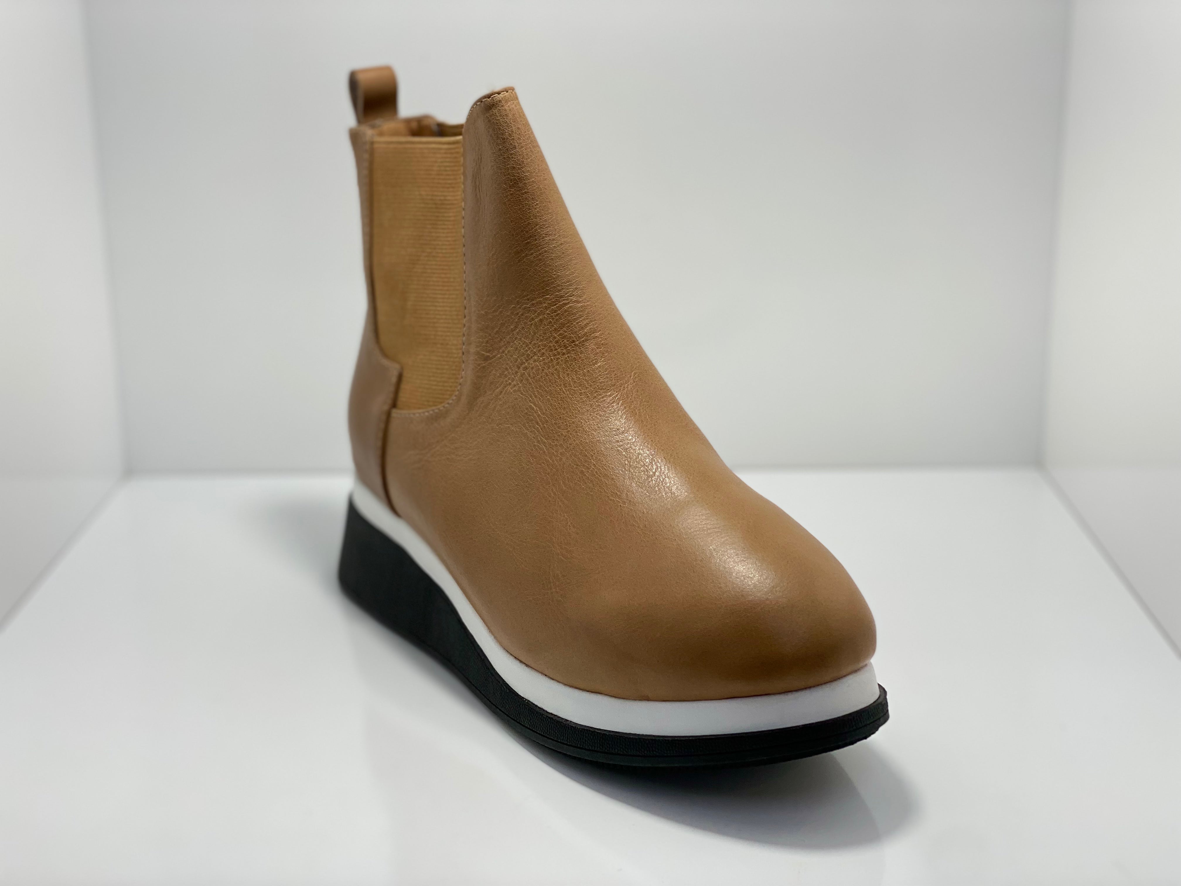 Sofia Twin Gusset Leather Boot Hinako