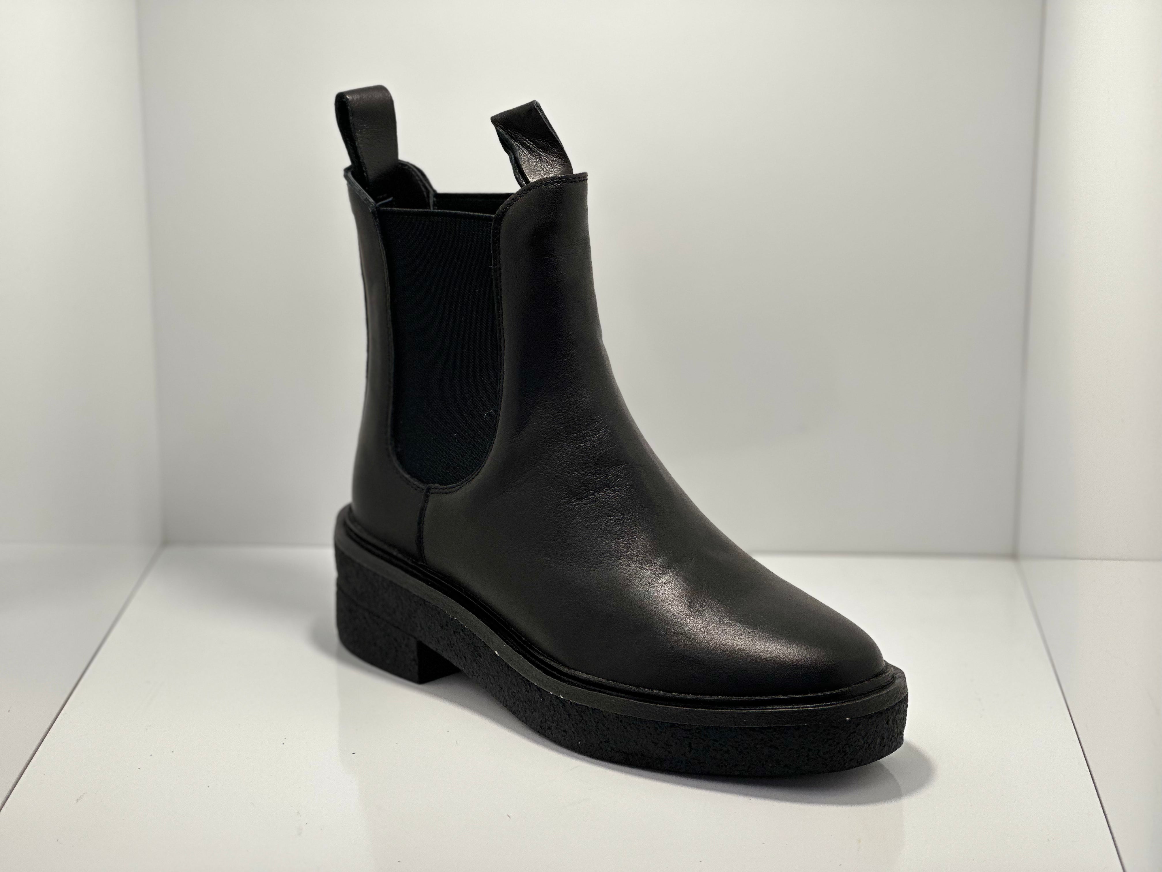 Carson Leather Pull on Boot A & E