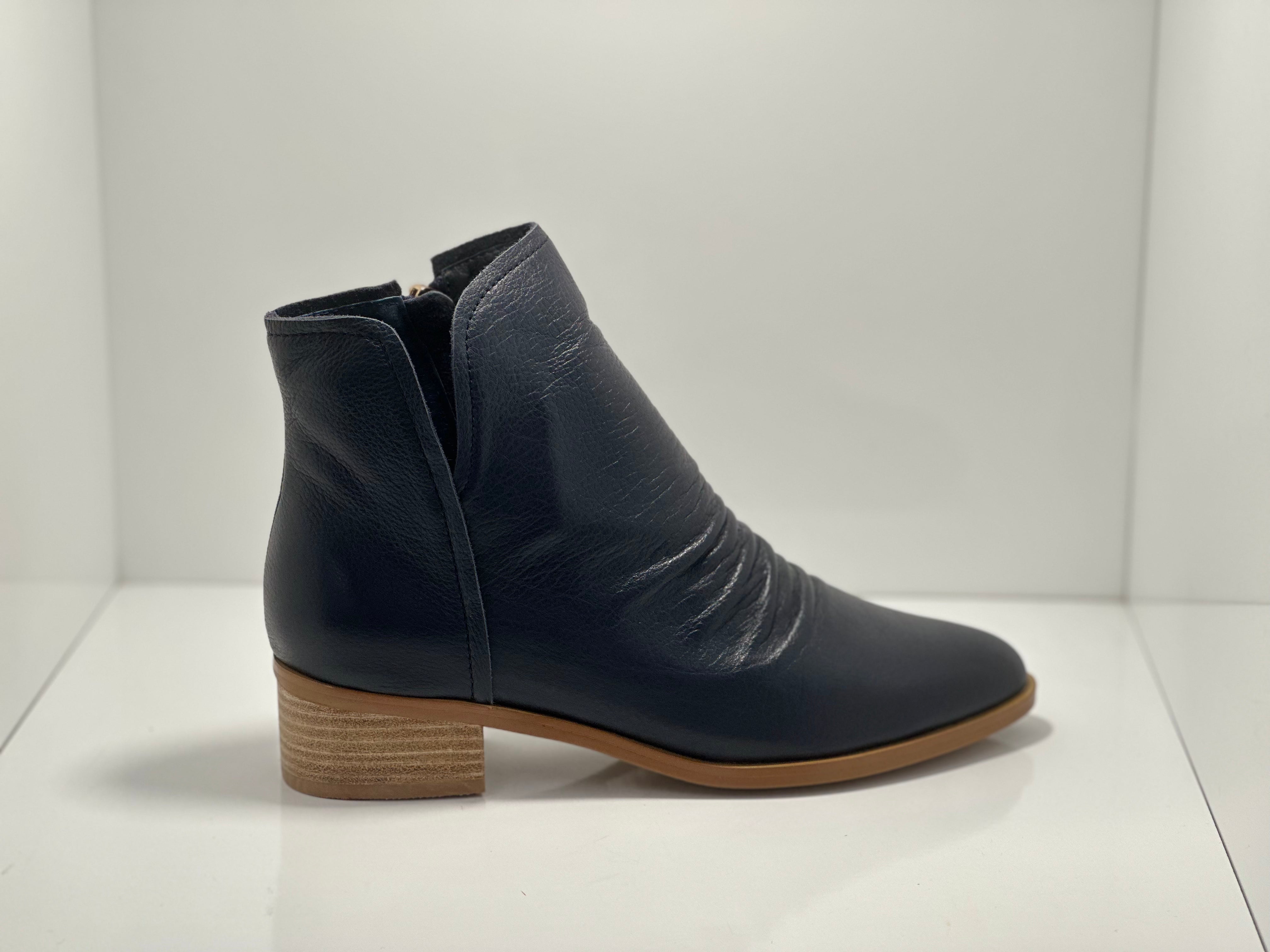 Beck Leather with Zip Ankle Boot Isabella