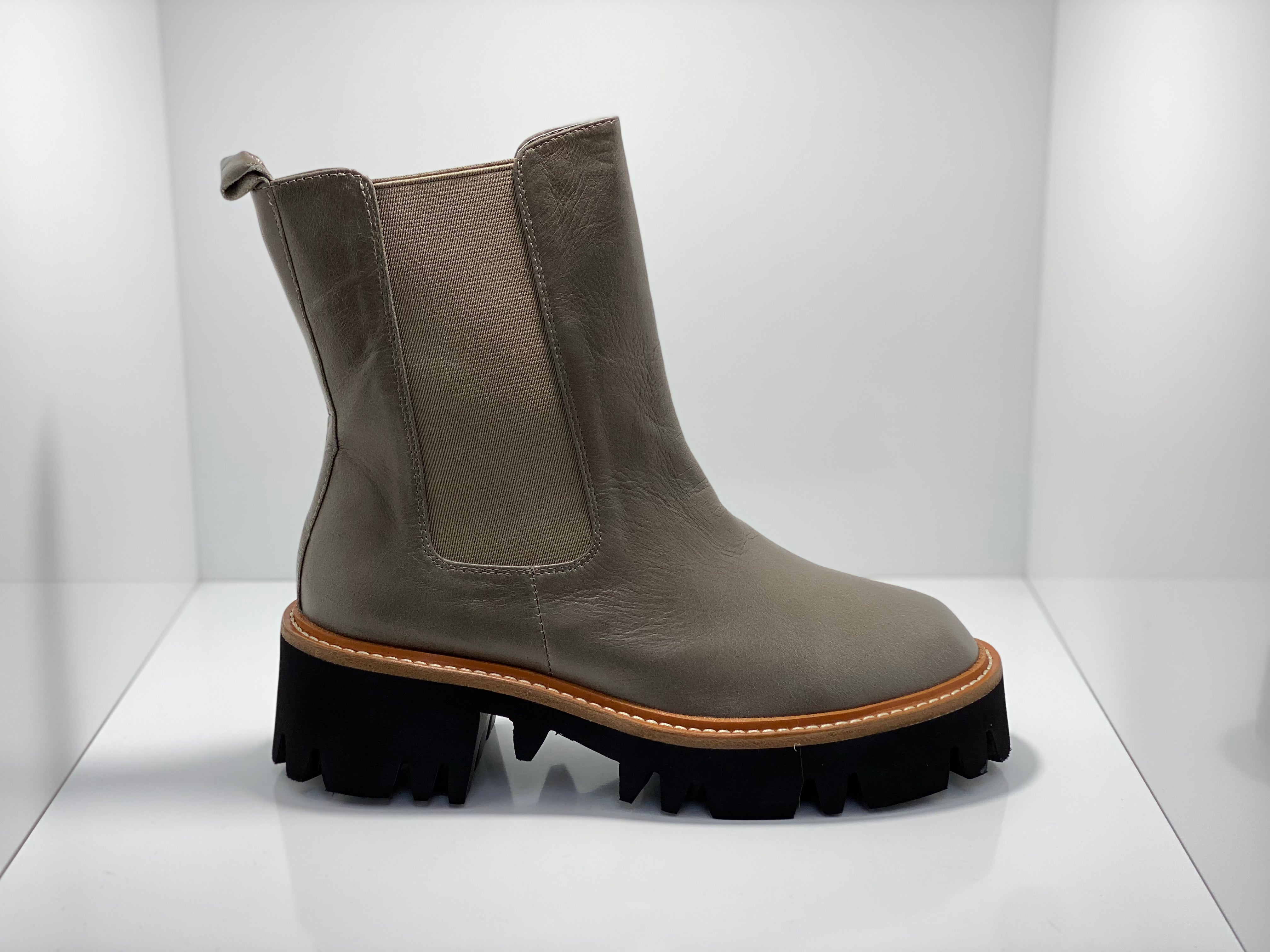 Vienna Leather Pull on Boot – Perfect Pair Ltd
