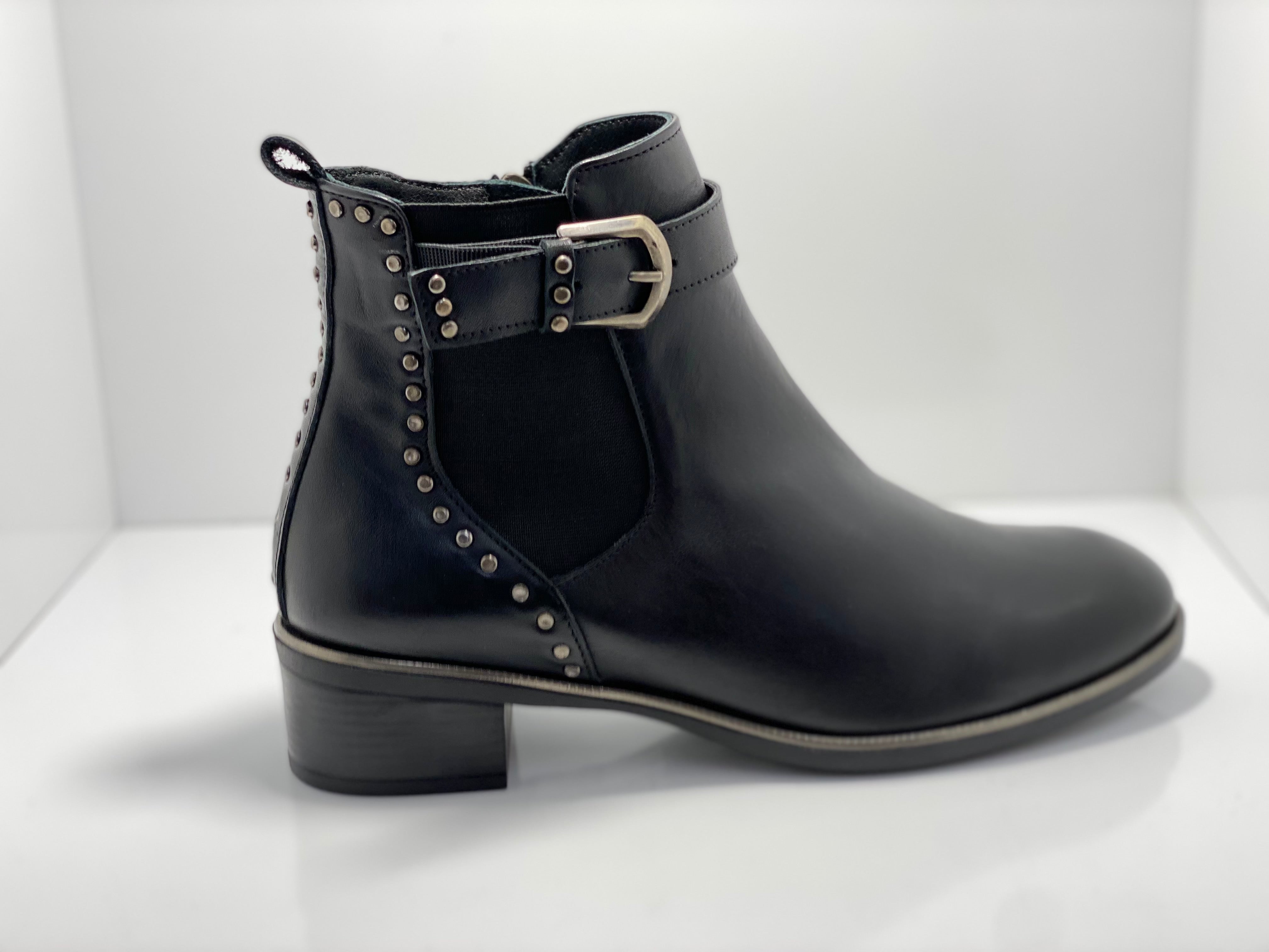 Neo Ankle Boot with Buckle