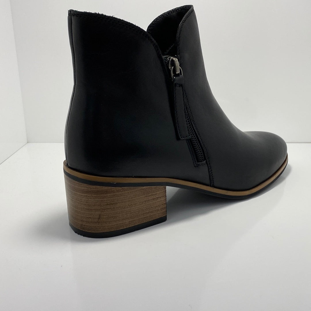 Oxley Leather Twin Zip with Natural Heel
