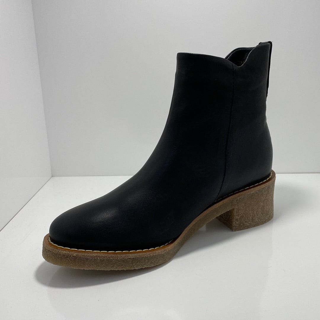 Corbeau Leather Boot with Outside Zip EOS