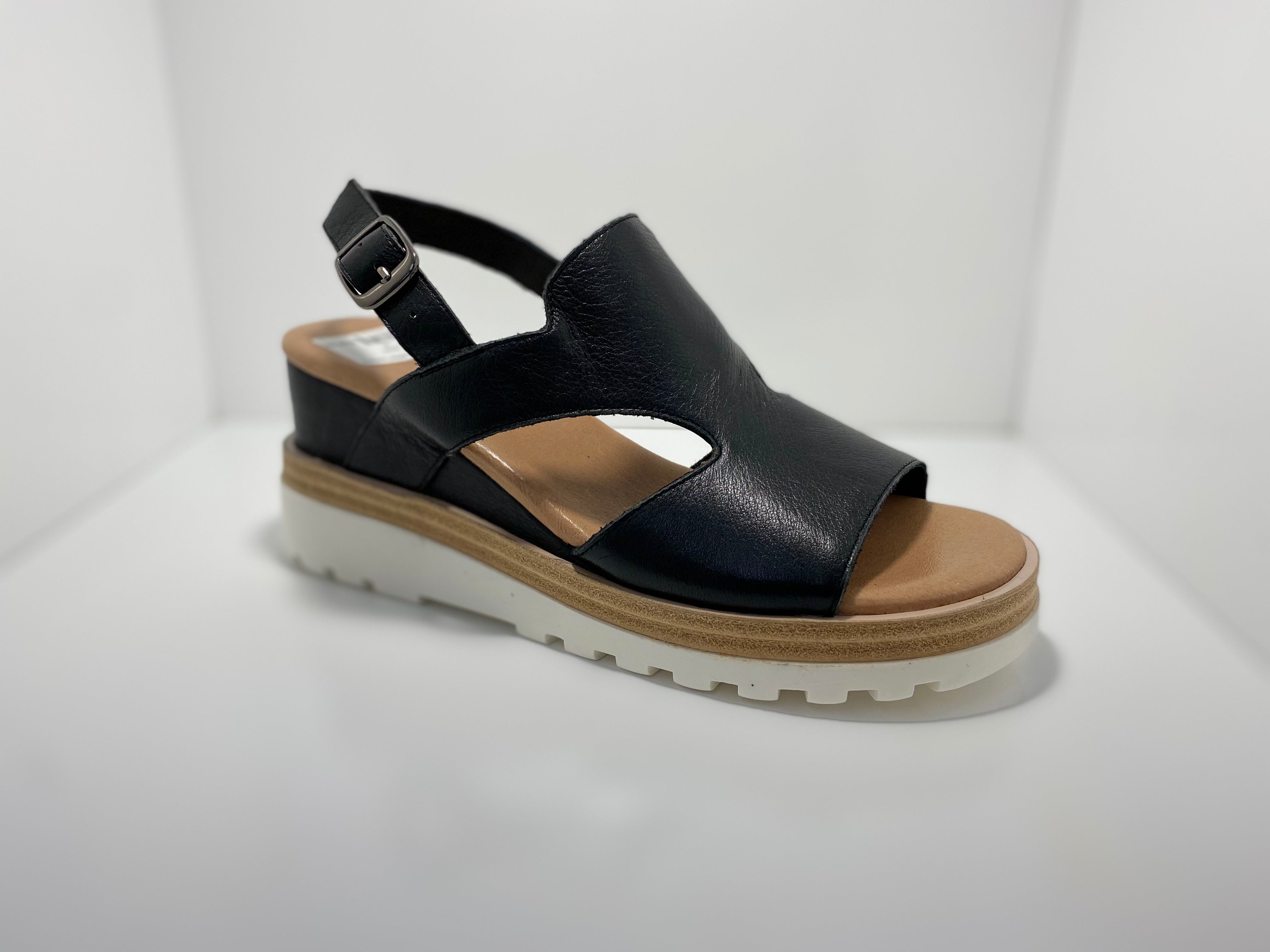 Bassett Leather Sandal D & J