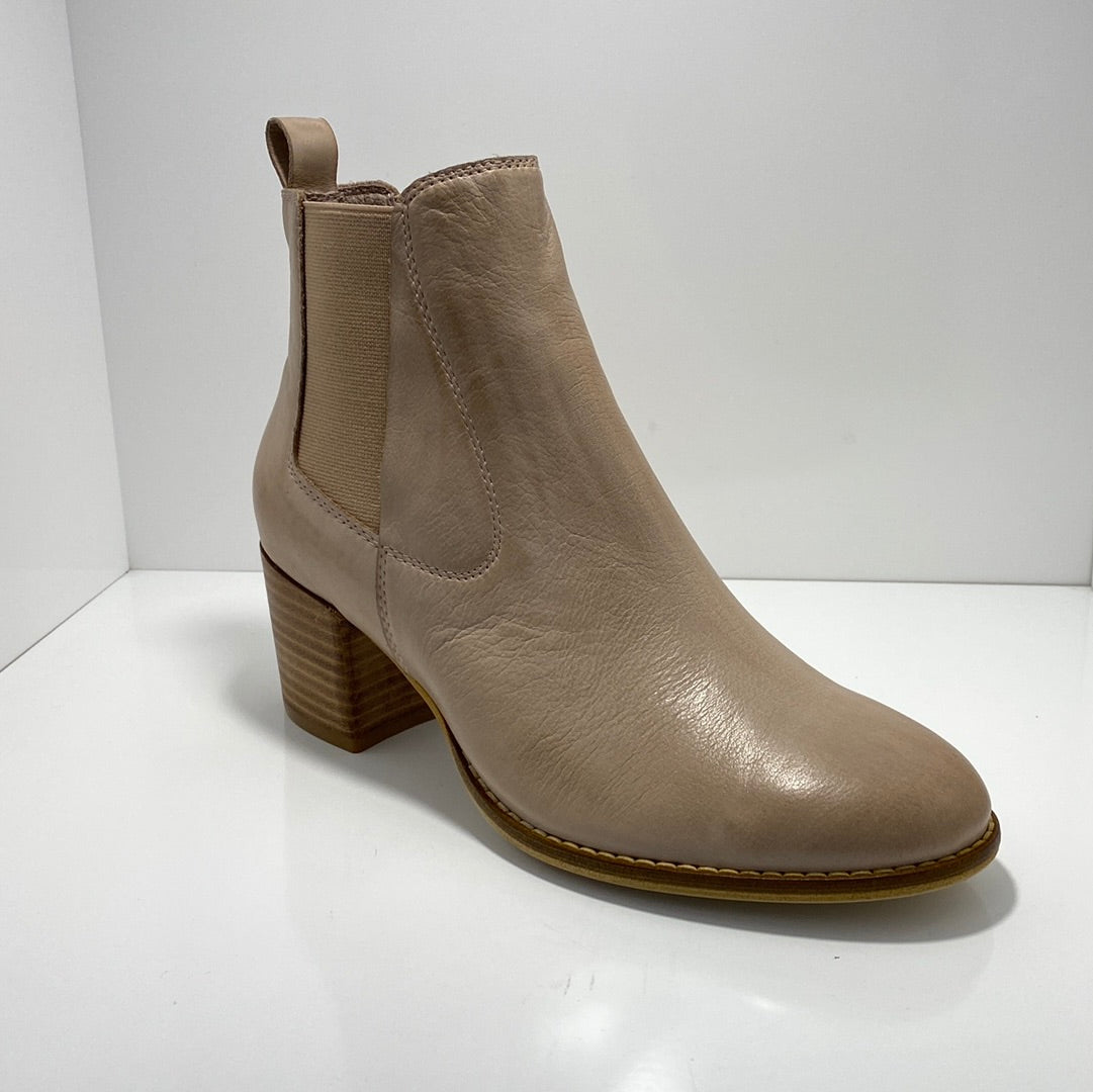 Mosha Pull On Twin Gusset Leather Boot