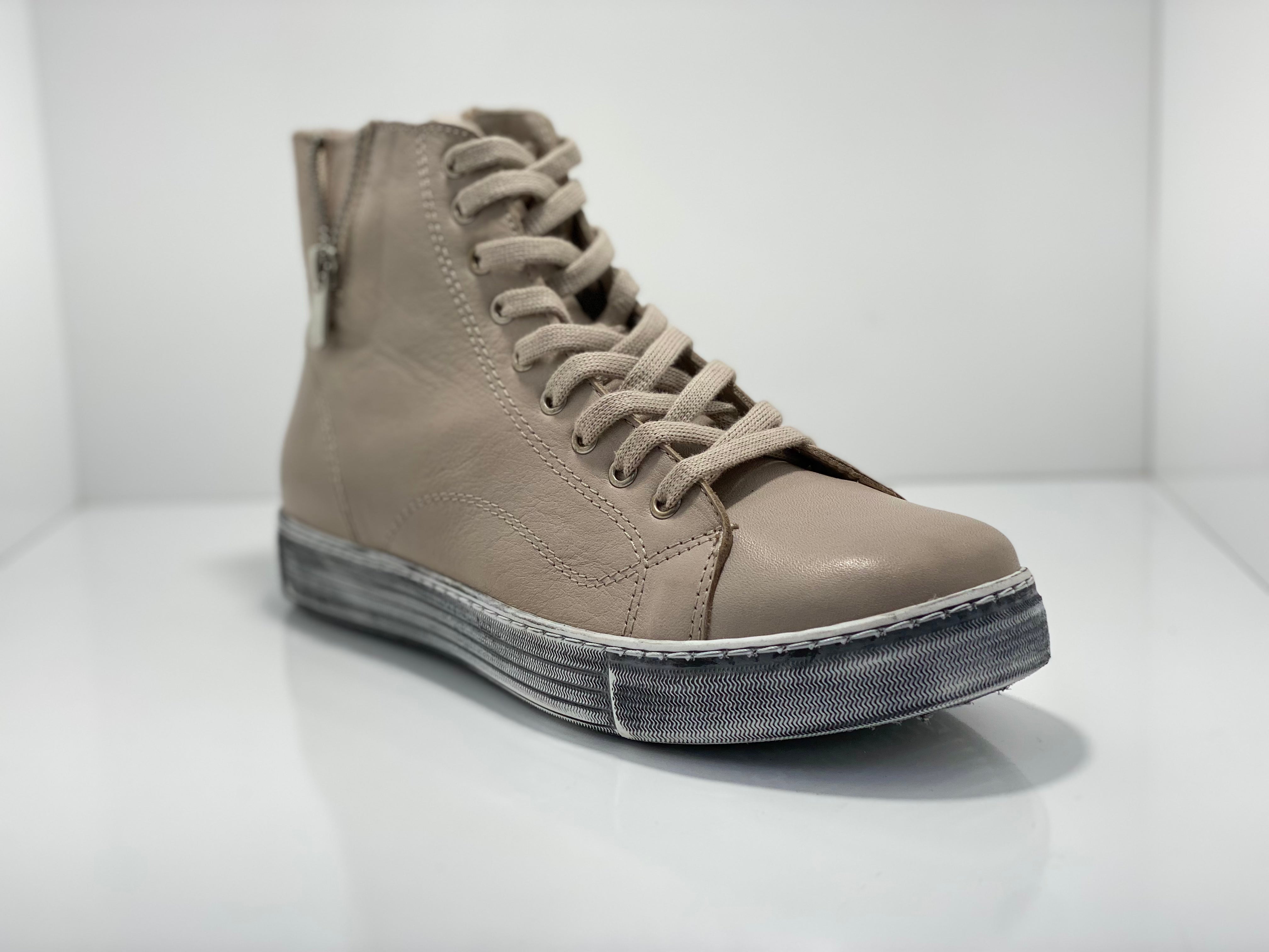 Uma Leather Boot inside zip and laces Cabello